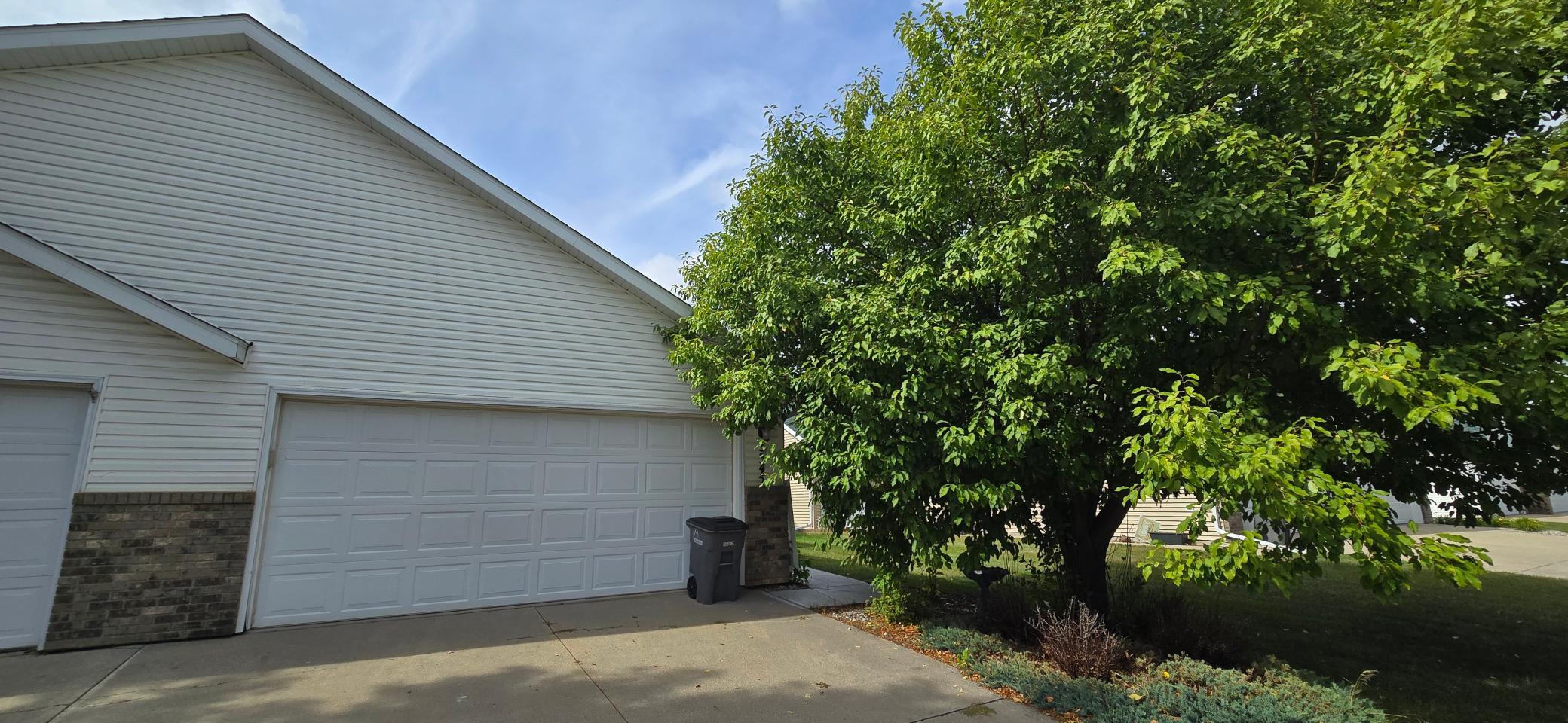 1998 townhouse for sale at 3345 38th Street S in Moorhead, MN — 2 bed, 2 bath