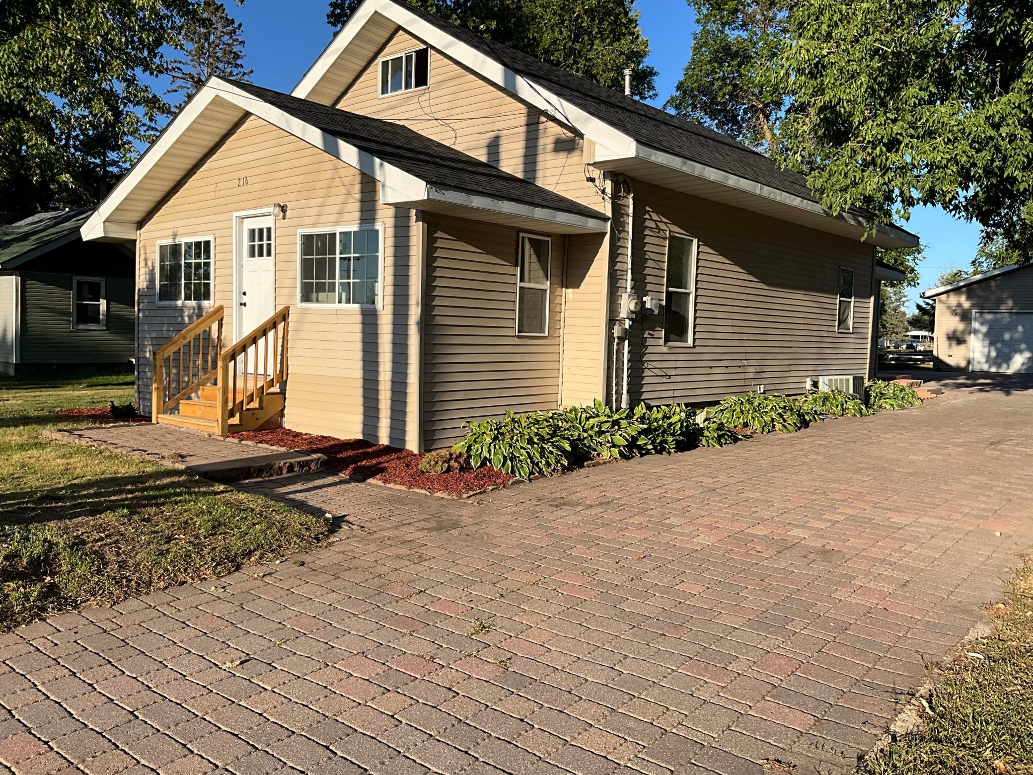 1920 single family home for sale at 216 6th Street NE in Long Prairie, MN — 3 bed, 2 bath (photo 4 of 8)