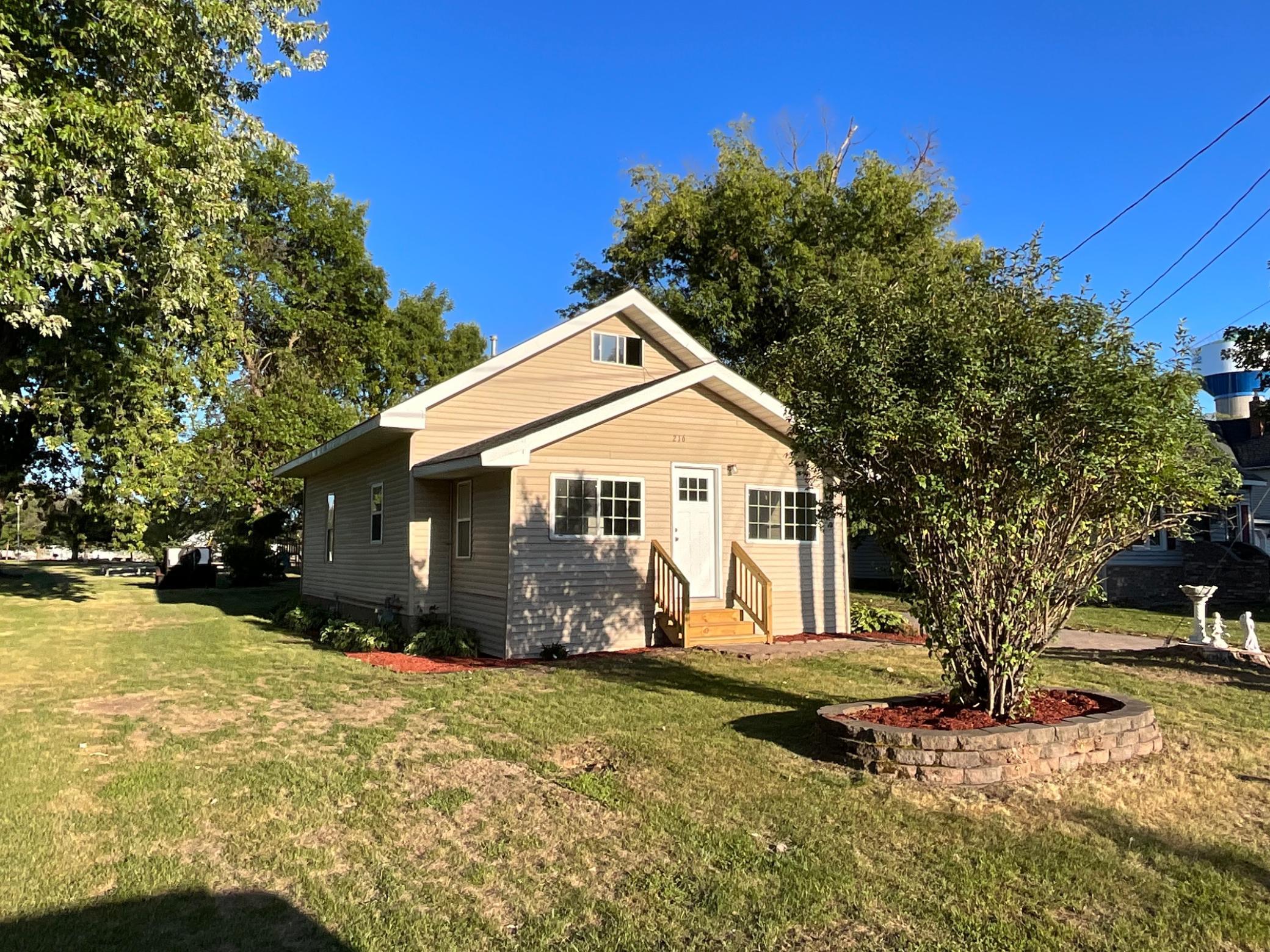 1920 single family home for sale at 216 6th Street NE in Long Prairie, MN — 3 bed, 2 bath (photo 6 of 8)