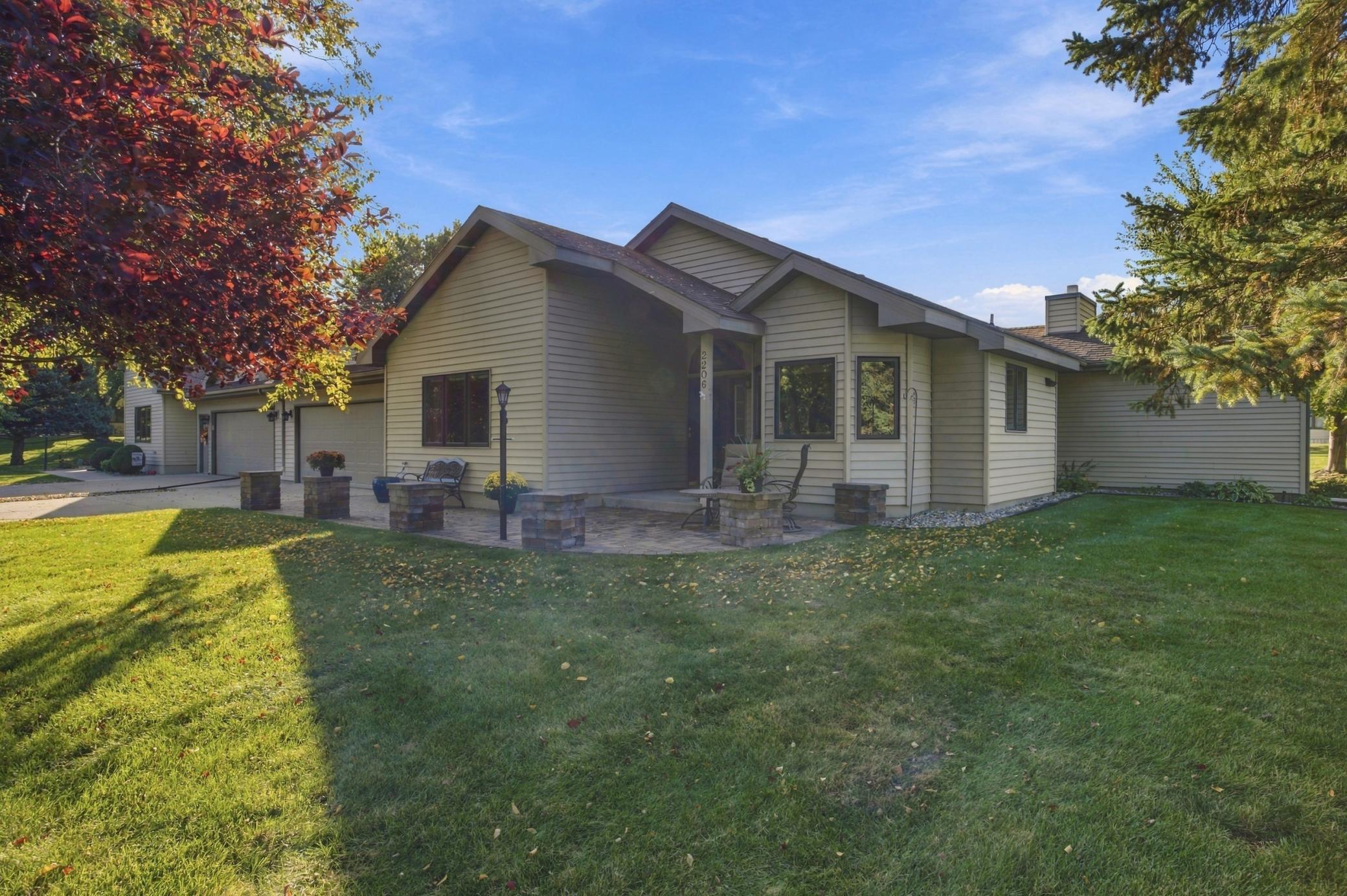 1994 twin home for sale at 2206 Brookwood Court in Fergus Falls, MN — 2 bed, 2 bath (photo 2 of 36)