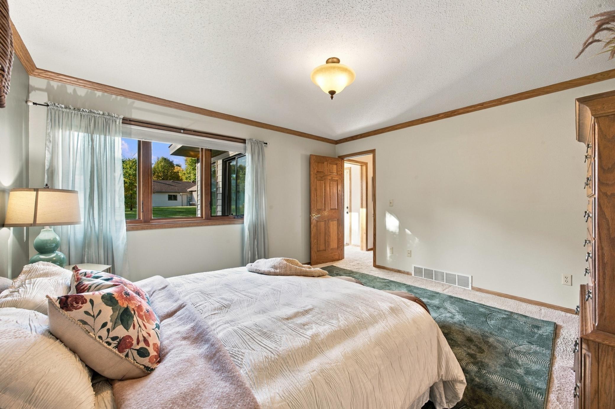 1994 twin home for sale at 2206 Brookwood Court in Fergus Falls, MN — 2 bed, 2 bath (photo 20 of 36)