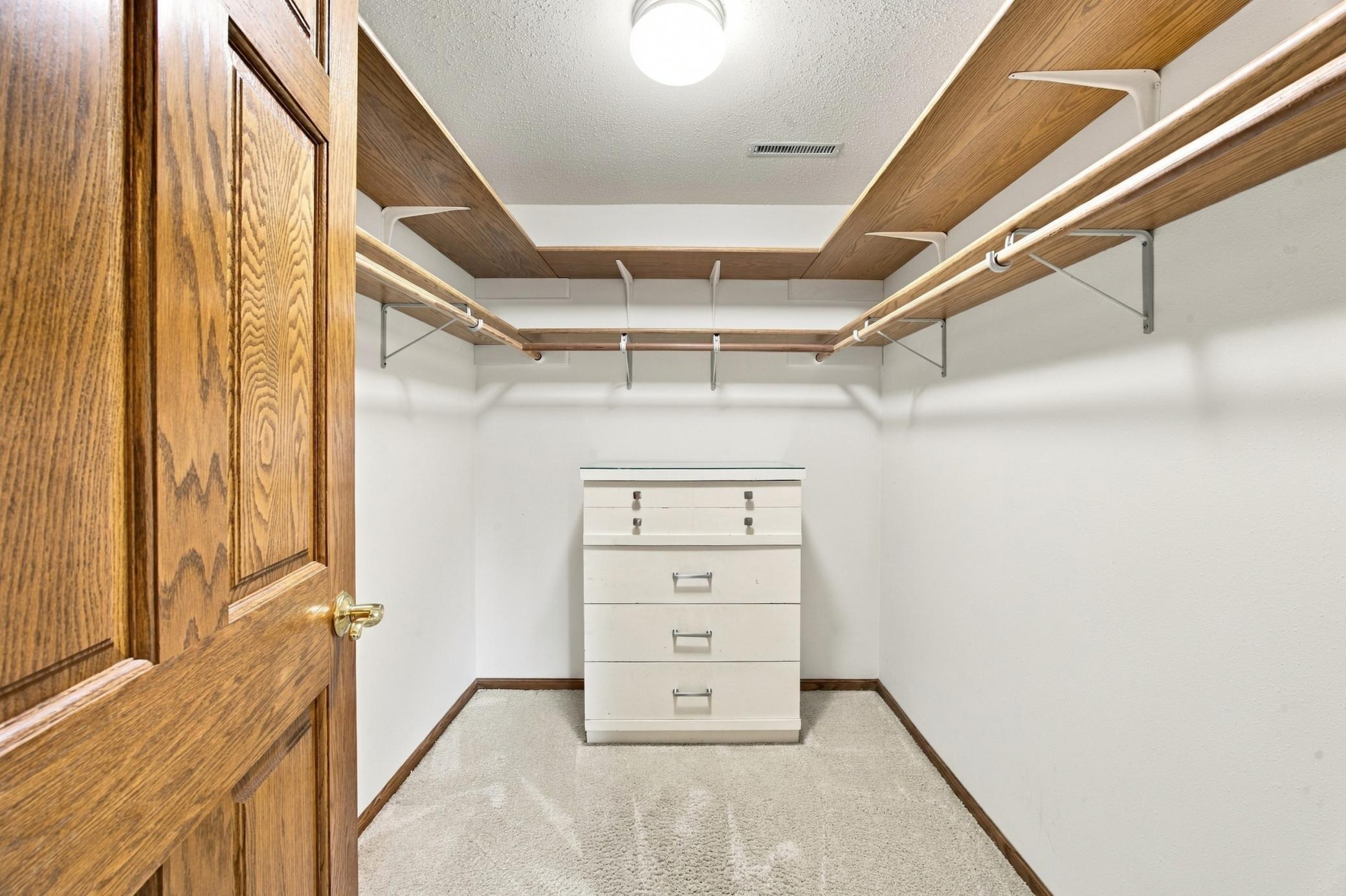 1994 twin home for sale at 2206 Brookwood Court in Fergus Falls, MN — 2 bed, 2 bath (photo 23 of 36)