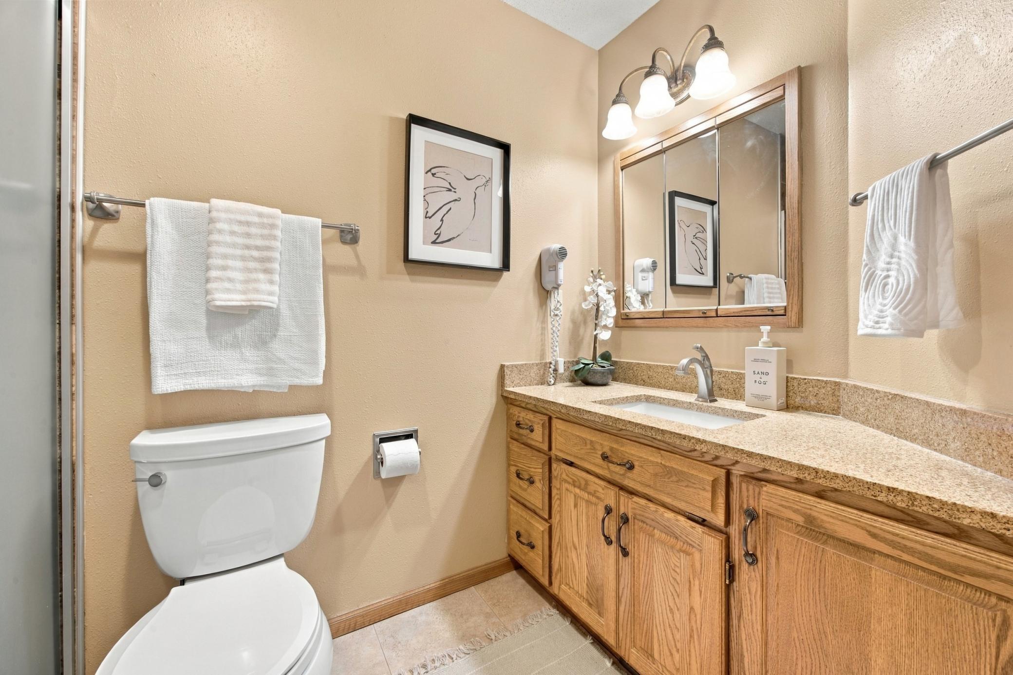 1994 twin home for sale at 2206 Brookwood Court in Fergus Falls, MN — 2 bed, 2 bath (photo 27 of 36)
