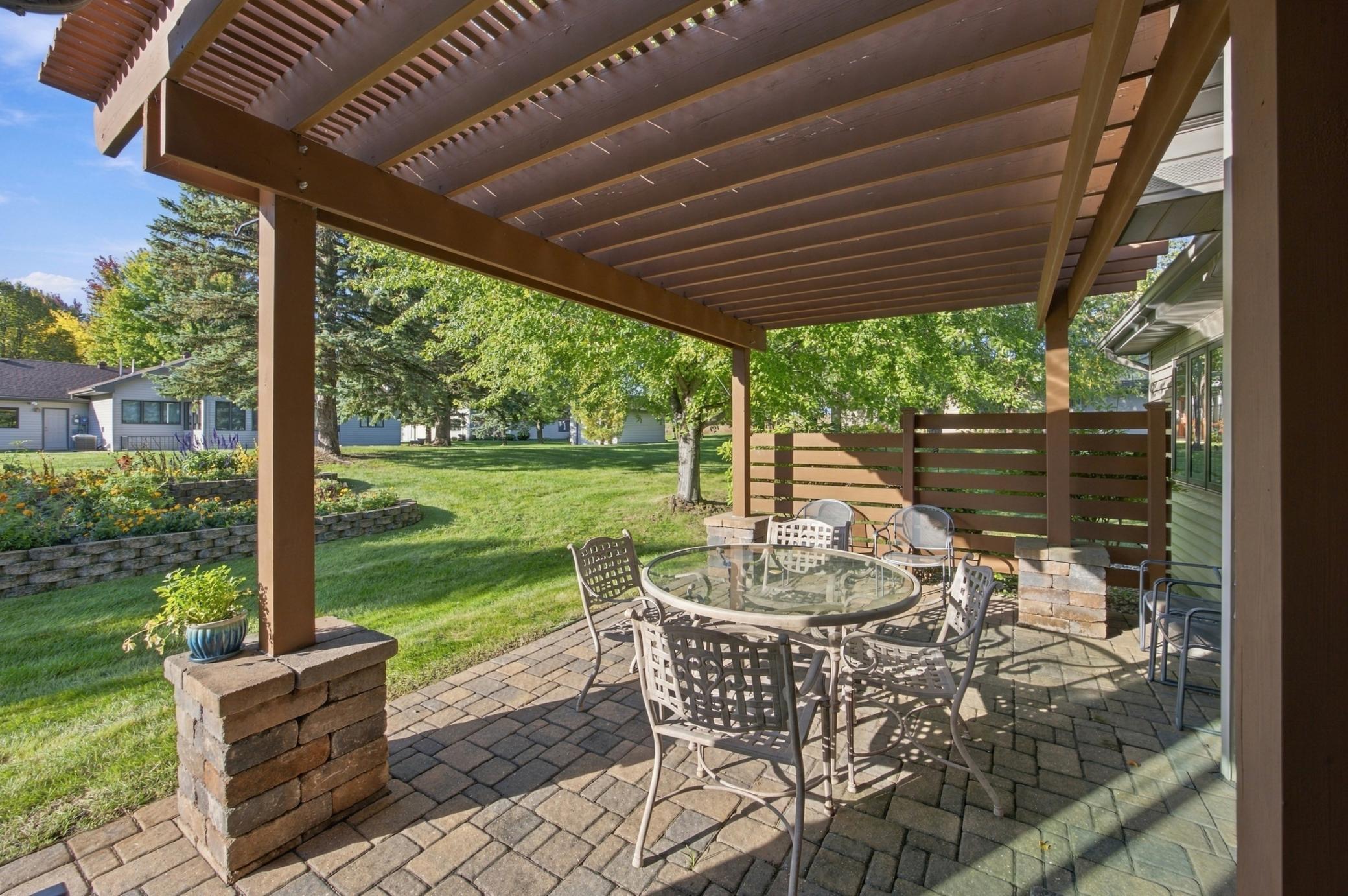 1994 twin home for sale at 2206 Brookwood Court in Fergus Falls, MN — 2 bed, 2 bath (photo 7 of 36)