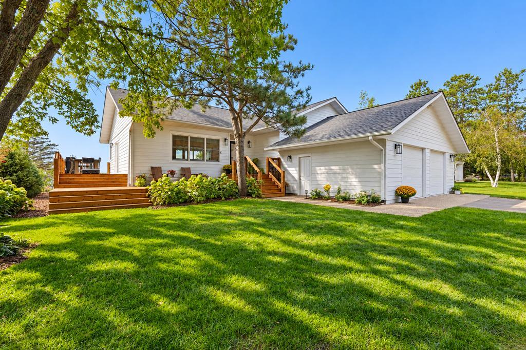 2005 single family home for sale at 20729 Paine Avenue in Brainerd, MN — 3 bed, 3 bath (photo 3 of 43)