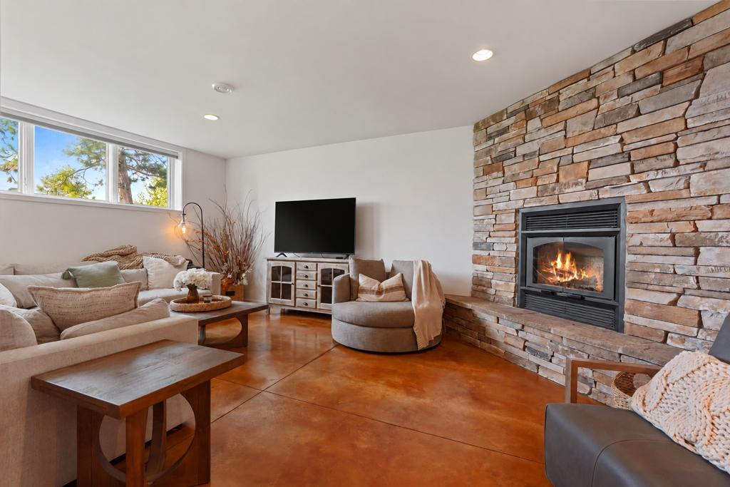 2005 single family home for sale at 20729 Paine Avenue in Brainerd, MN — 3 bed, 3 bath (photo 24 of 43)