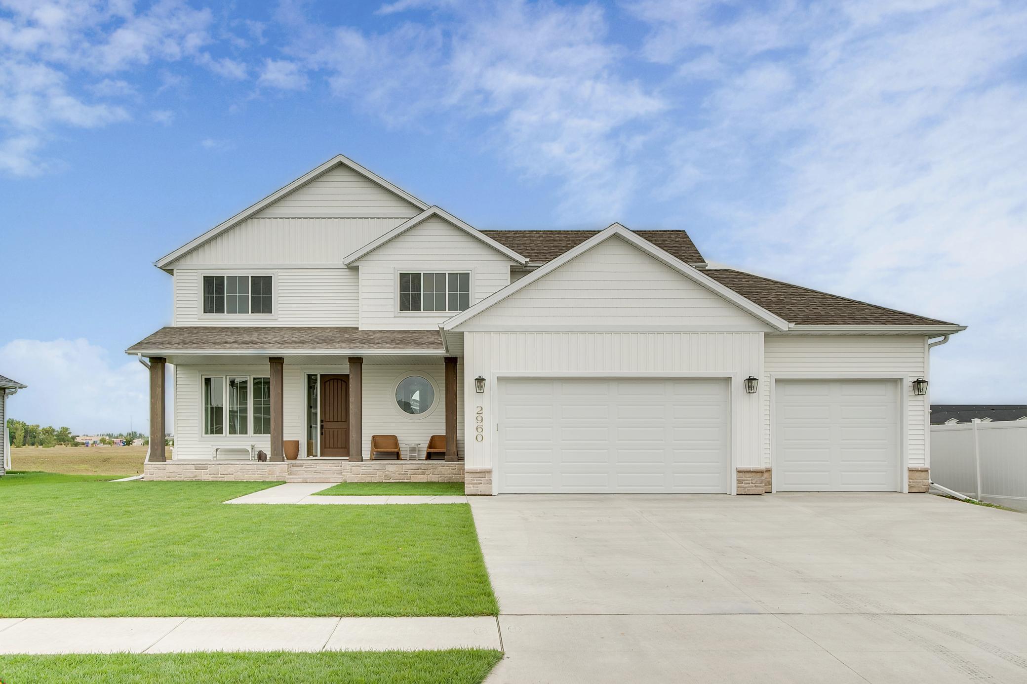 2025 single family home for sale at 2960 Prairie Farms Circle S in Fargo, ND — 6 bed, 4 bath (photo 2 of 96)
