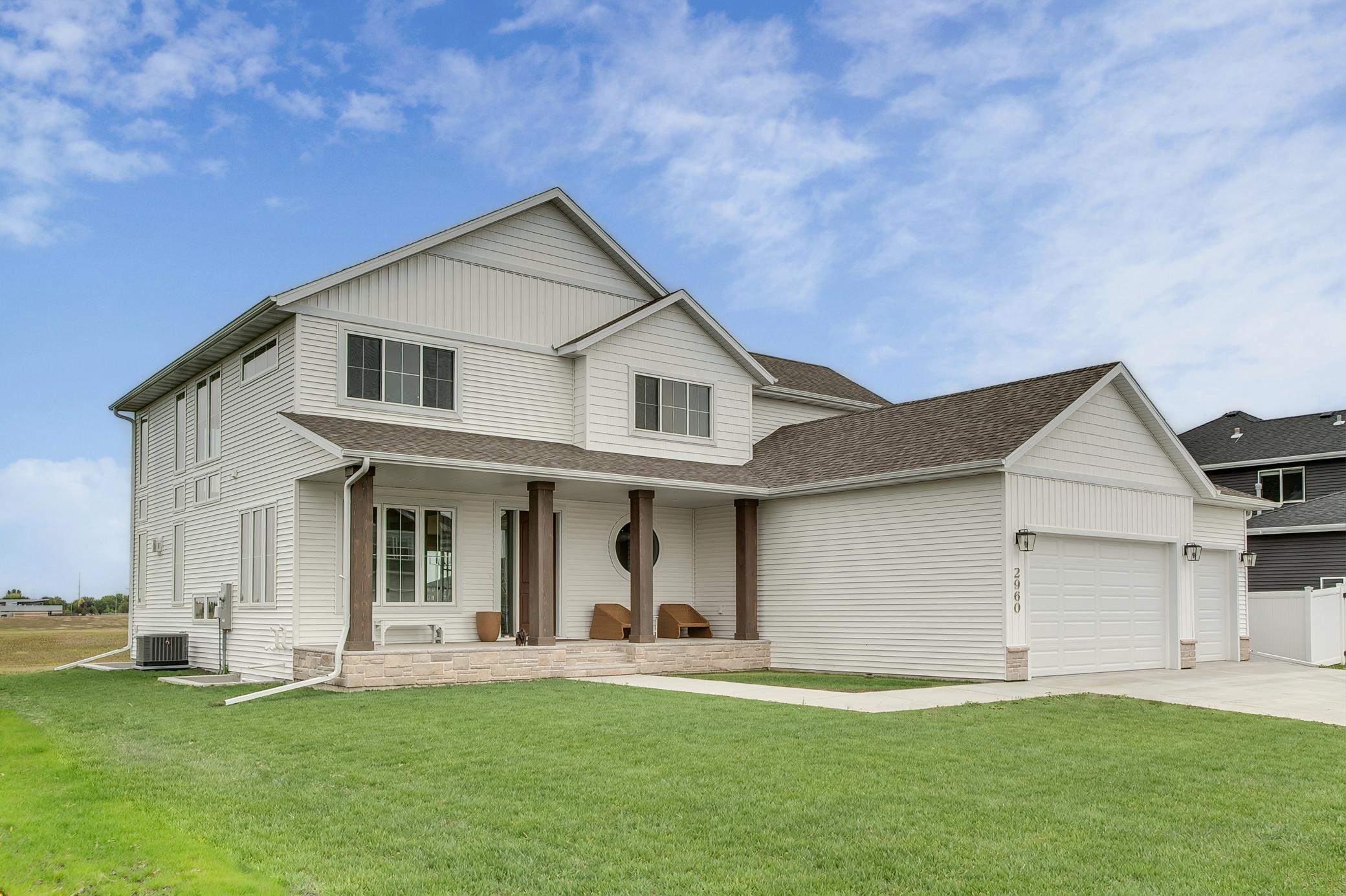 2025 single family home for sale at 2960 Prairie Farms Circle S in Fargo, ND — 6 bed, 4 bath (photo 3 of 96)