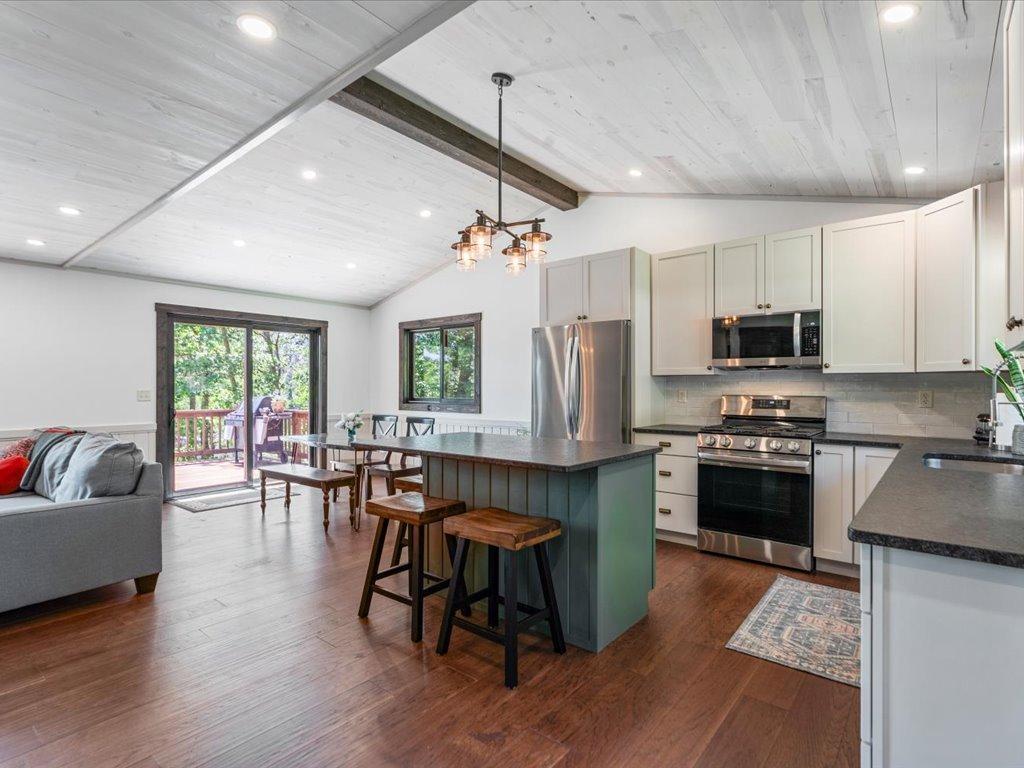 2008 single family home for sale at 11553 Milinda Shores Road in Crosslake, MN — 4 bed, 3 bath (photo 15 of 43)