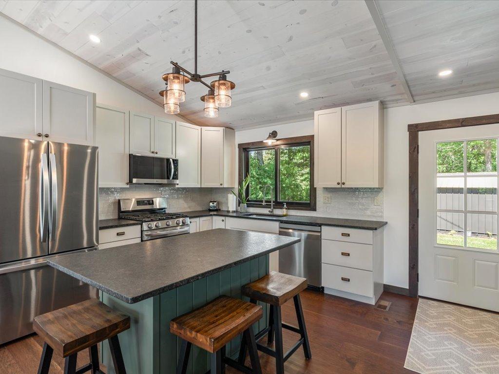 2008 single family home for sale at 11553 Milinda Shores Road in Crosslake, MN — 4 bed, 3 bath (photo 16 of 43)