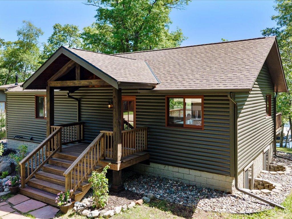2008 single family home for sale at 11553 Milinda Shores Road in Crosslake, MN — 4 bed, 3 bath (photo 4 of 43)