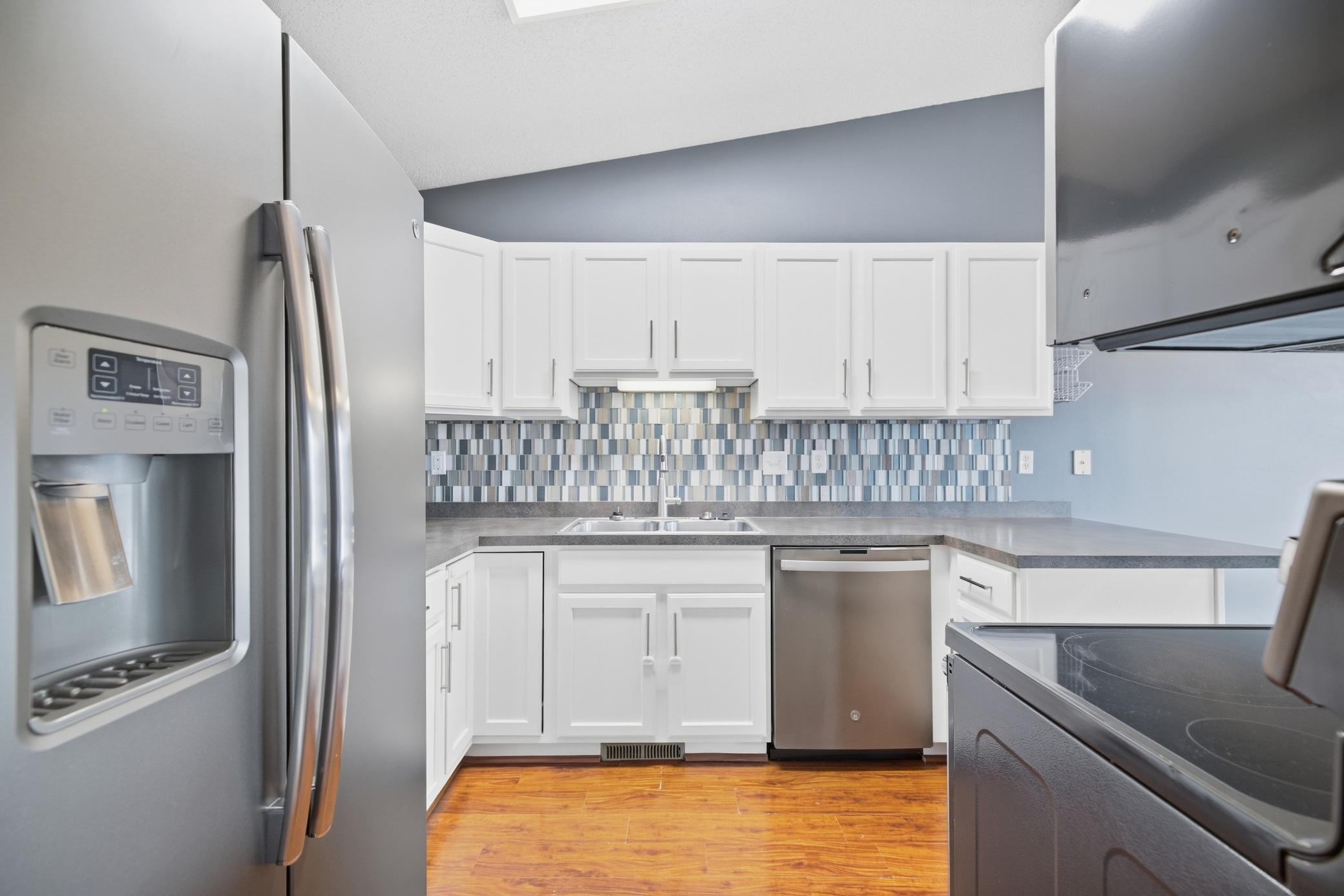 2006 twin home for sale at 4780 52nd Street S in Fargo, ND — 3 bed, 2 bath (photo 11 of 37)