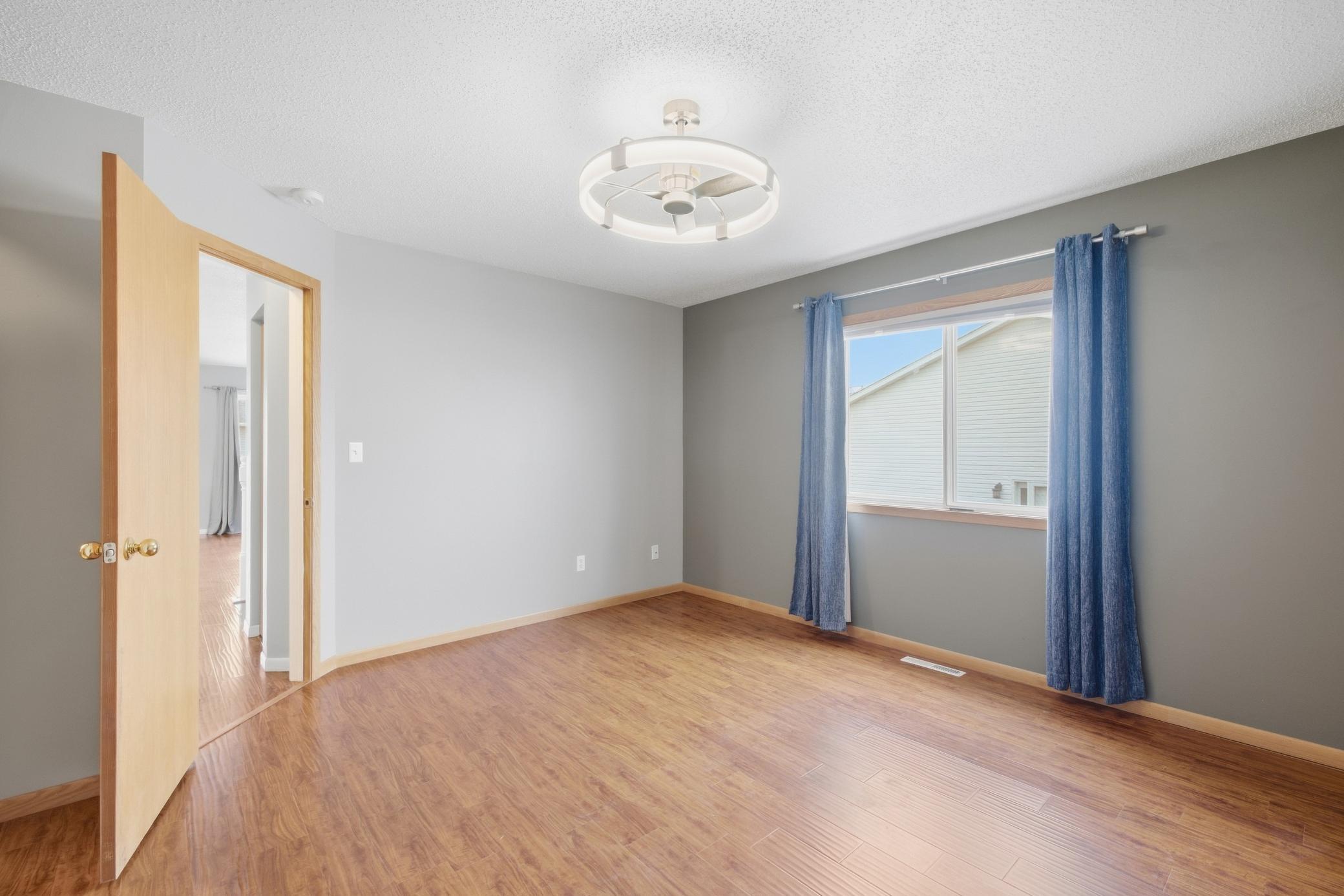 2006 twin home for sale at 4780 52nd Street S in Fargo, ND — 3 bed, 2 bath (photo 15 of 37)