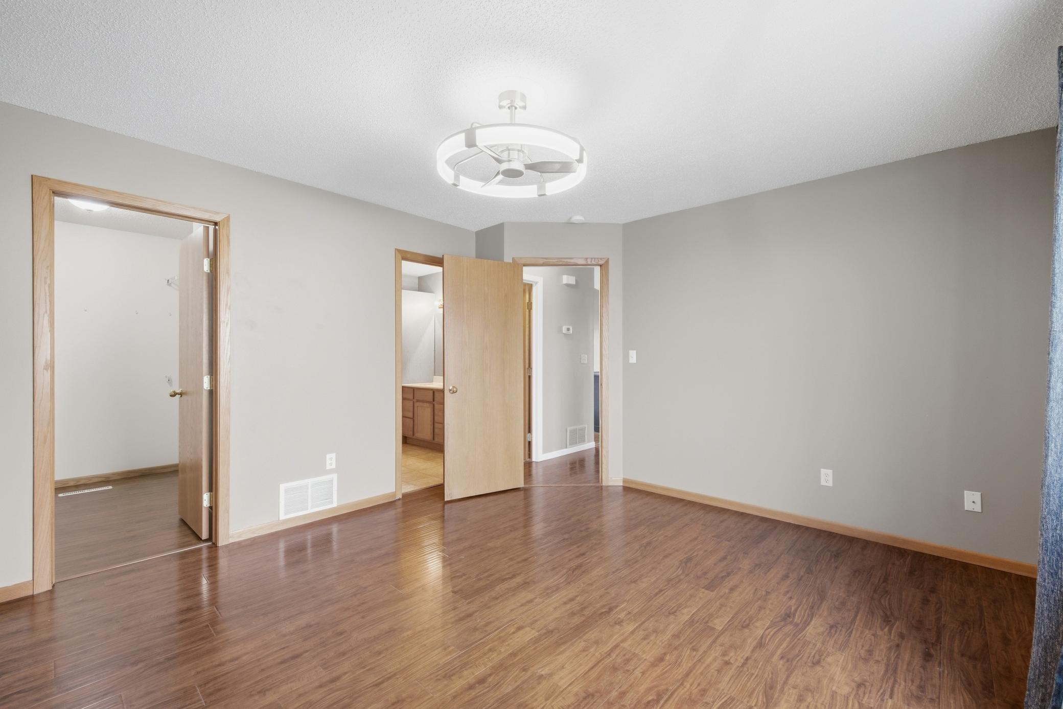 2006 twin home for sale at 4780 52nd Street S in Fargo, ND — 3 bed, 2 bath (photo 16 of 37)