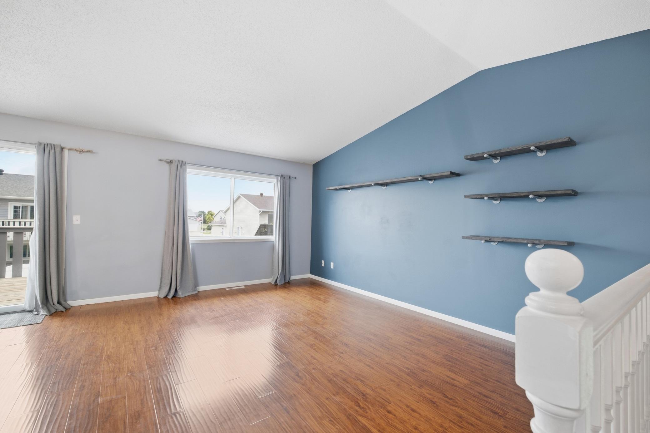 2006 twin home for sale at 4780 52nd Street S in Fargo, ND — 3 bed, 2 bath (photo 3 of 37)