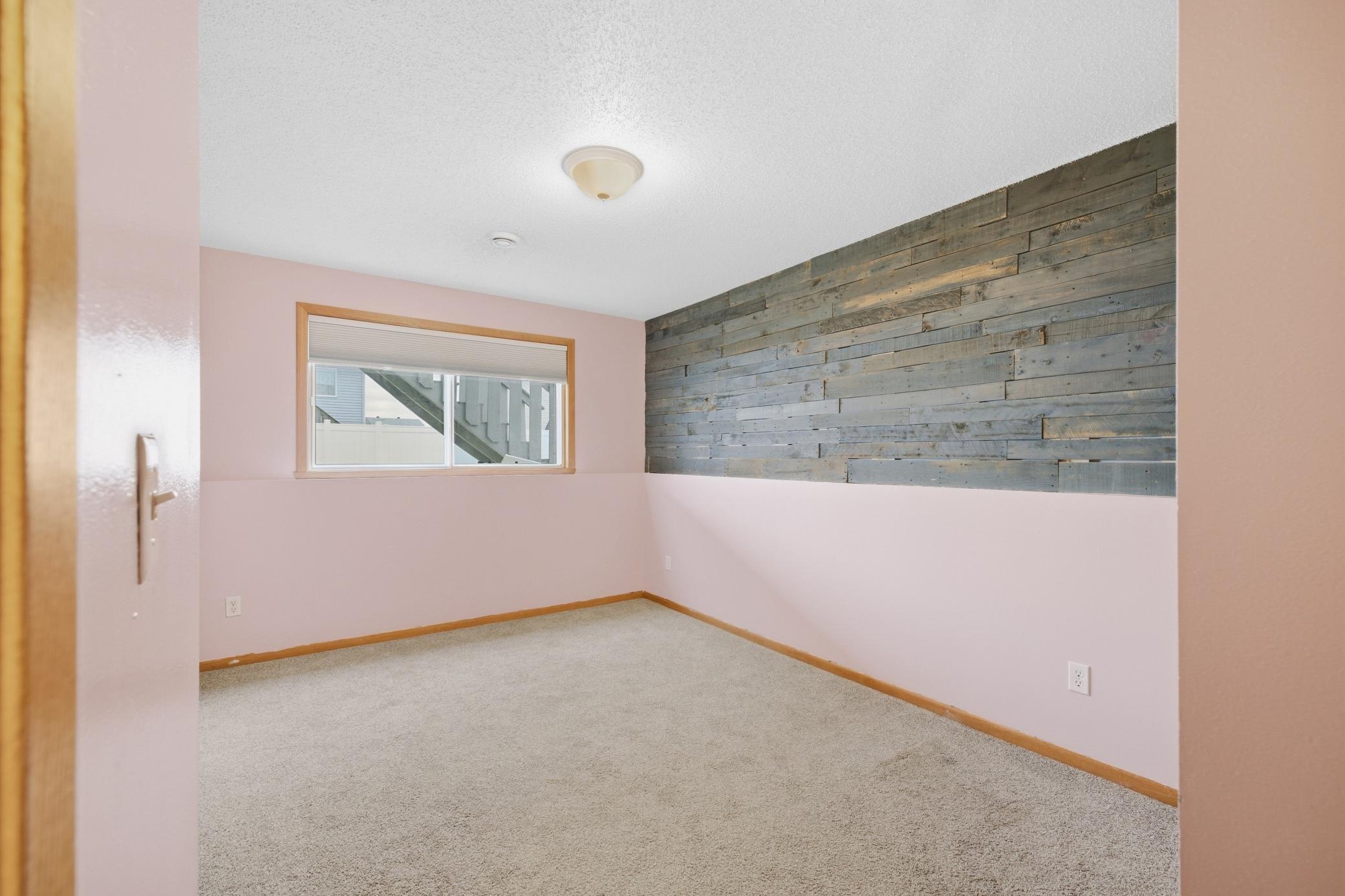 2006 twin home for sale at 4780 52nd Street S in Fargo, ND — 3 bed, 2 bath (photo 29 of 37)