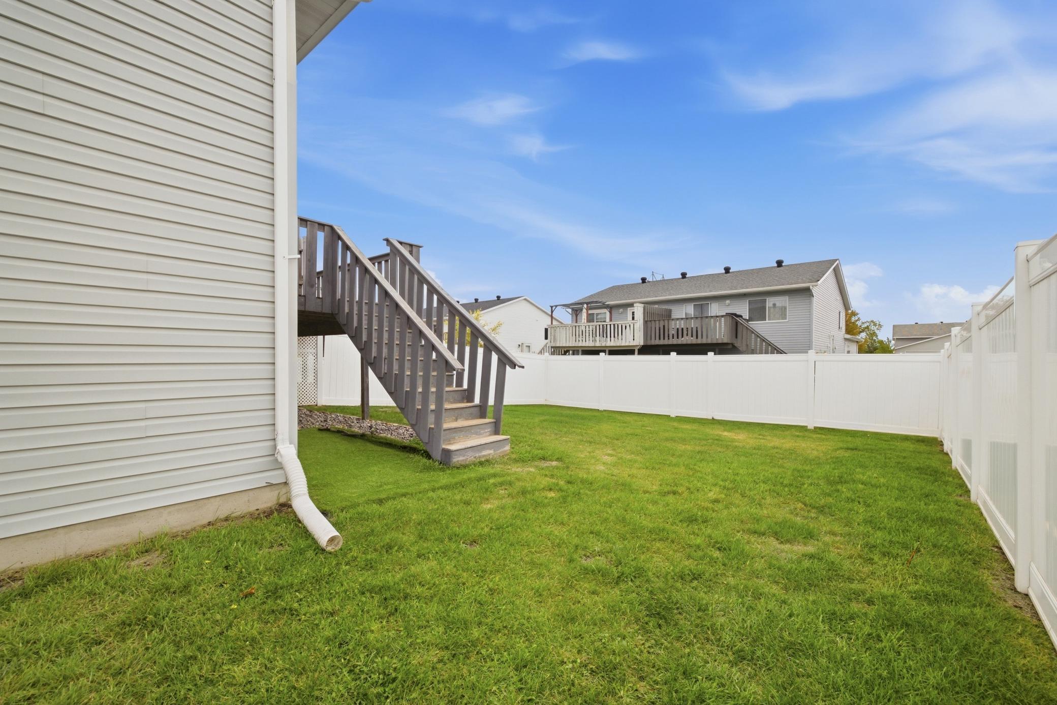 2006 twin home for sale at 4780 52nd Street S in Fargo, ND — 3 bed, 2 bath (photo 34 of 37)