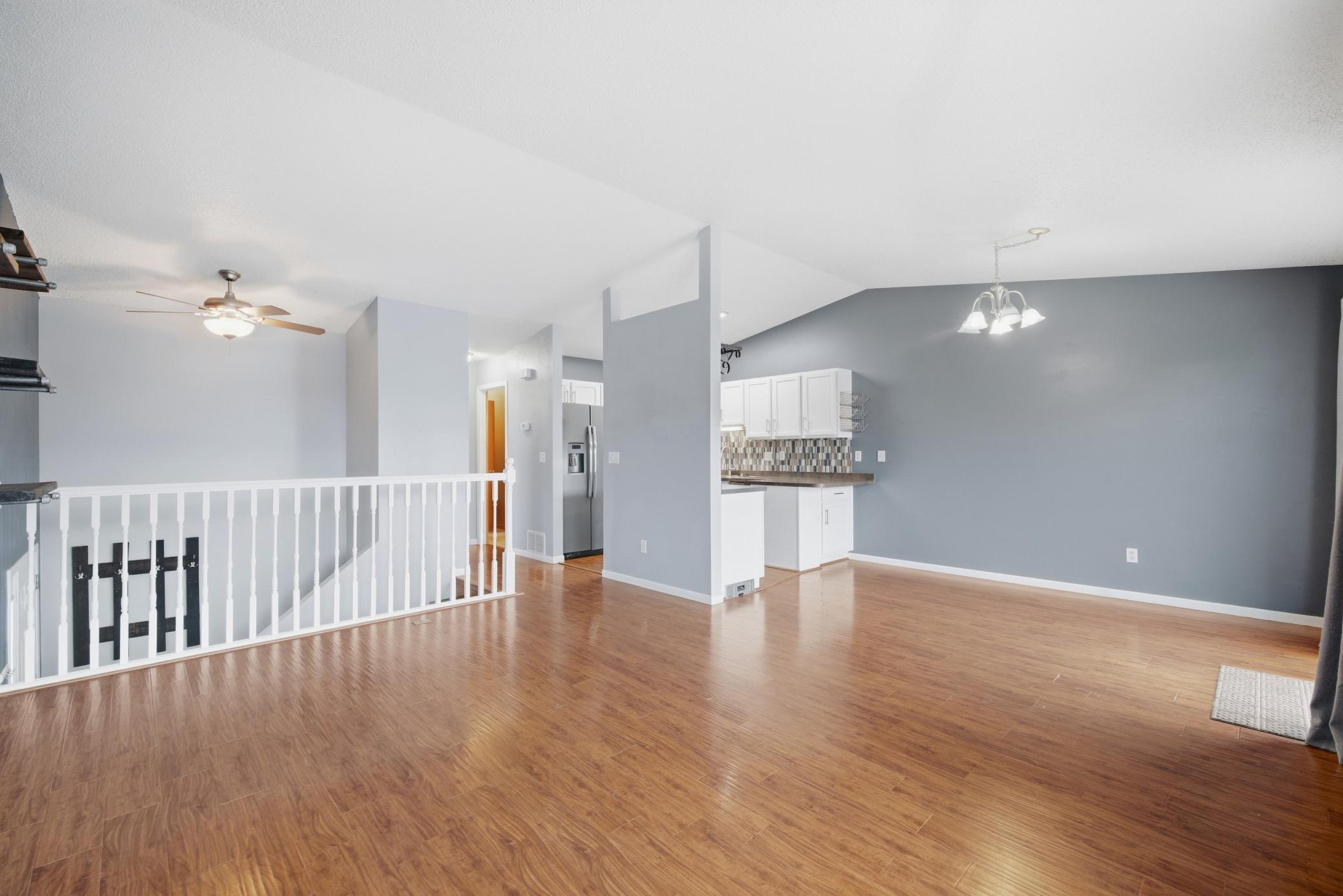 2006 twin home for sale at 4780 52nd Street S in Fargo, ND — 3 bed, 2 bath (photo 5 of 37)