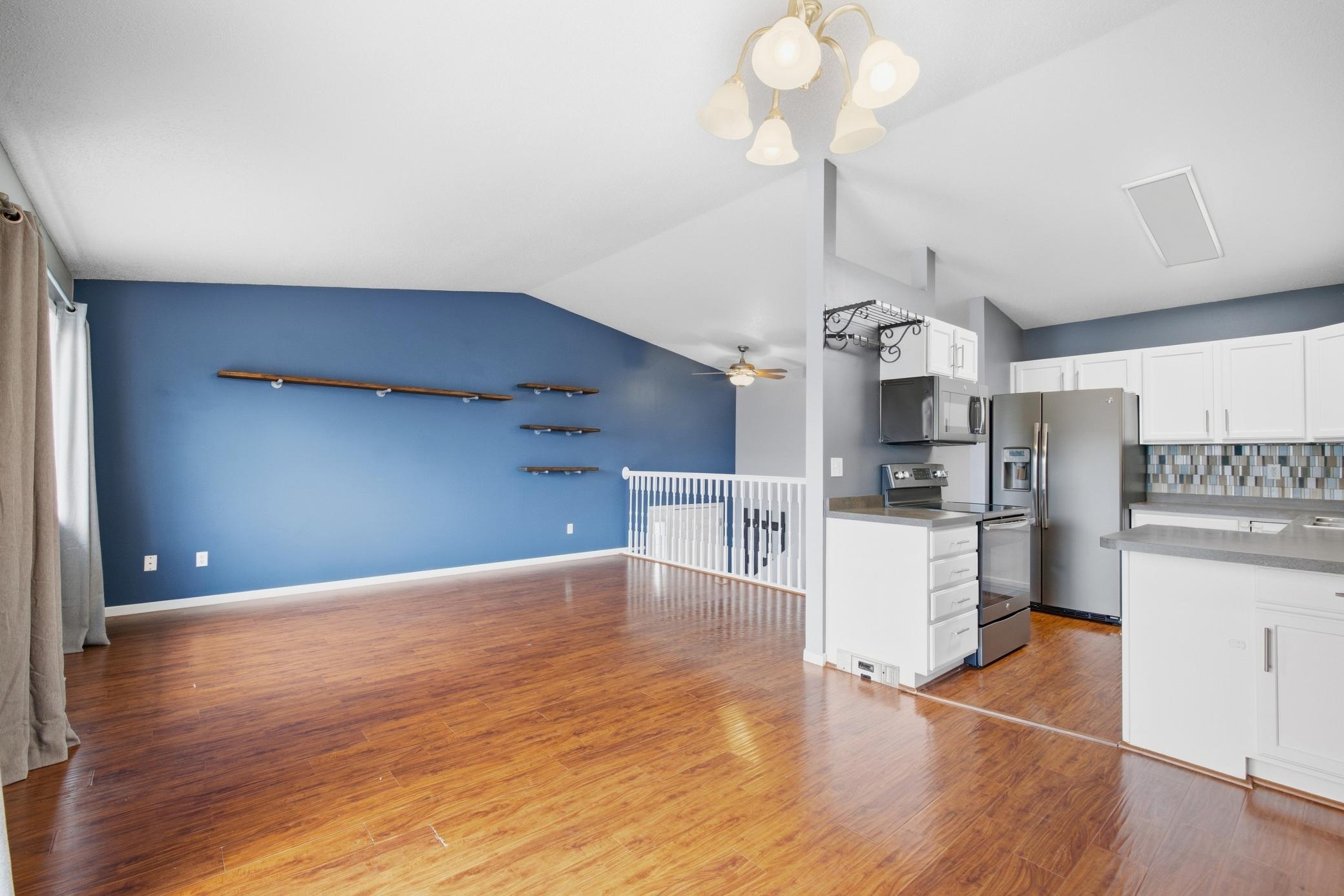 2006 twin home for sale at 4780 52nd Street S in Fargo, ND — 3 bed, 2 bath (photo 6 of 37)