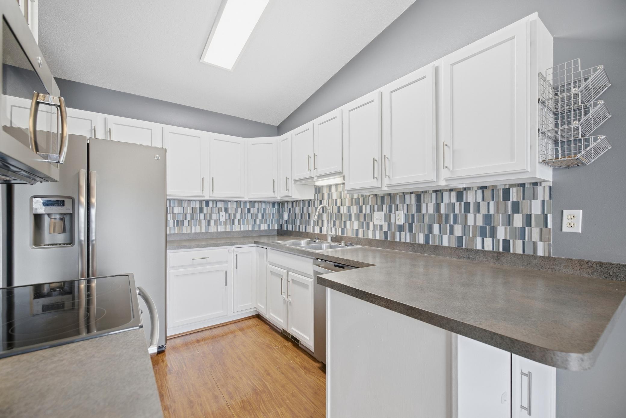 2006 twin home for sale at 4780 52nd Street S in Fargo, ND — 3 bed, 2 bath (photo 9 of 37)