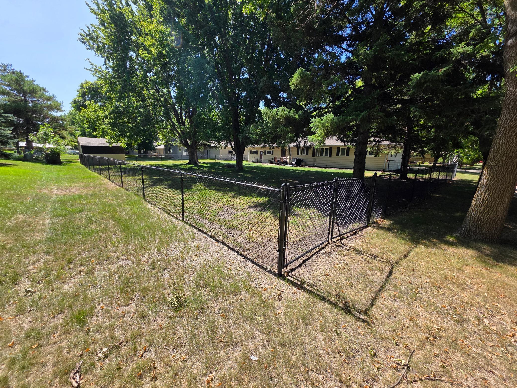 1971 single family home for sale at 302 10th Street SE in Barnesville, MN — 3 bed, 2 bath (photo 5 of 35)