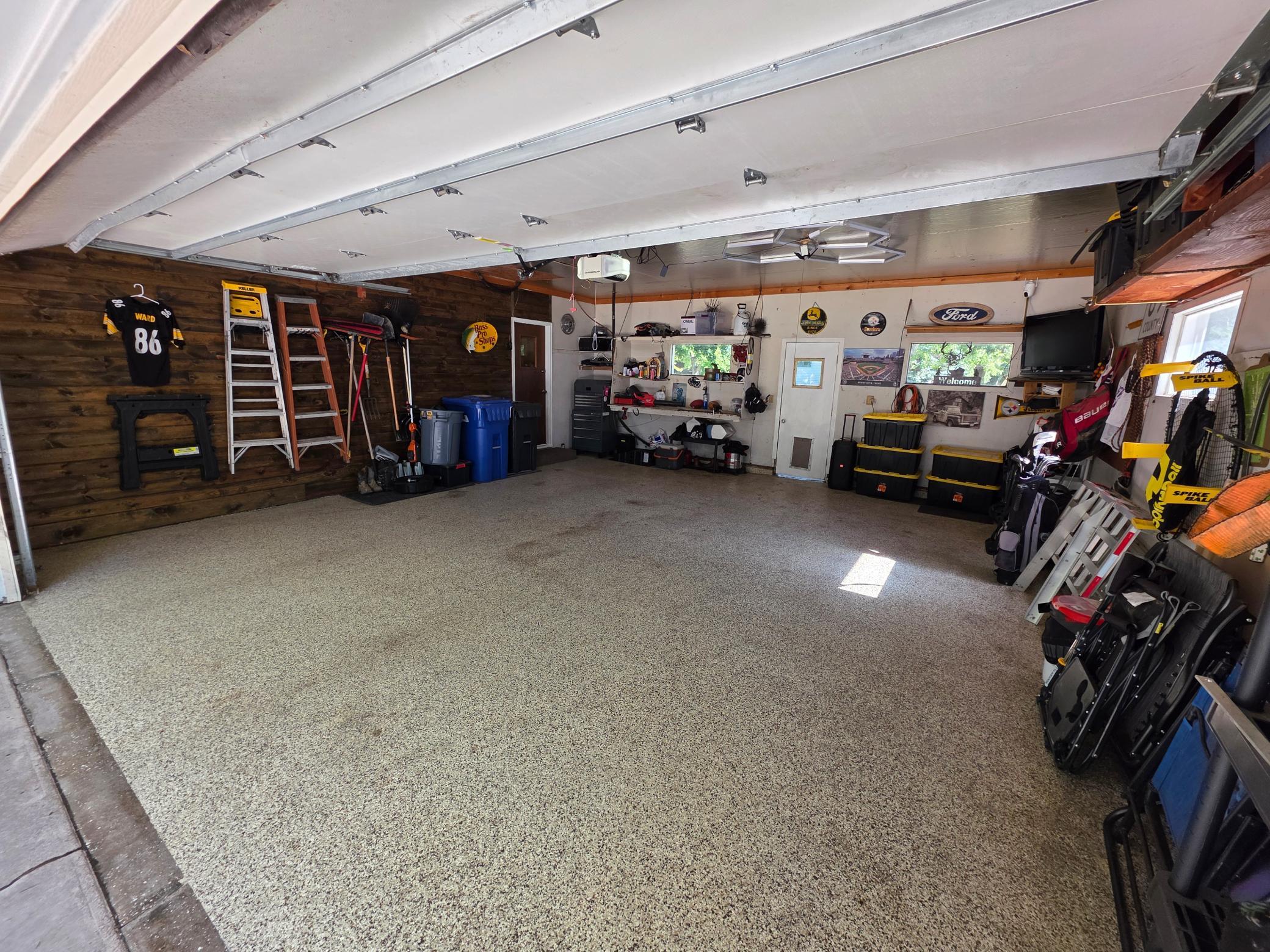 1971 single family home for sale at 302 10th Street SE in Barnesville, MN — 3 bed, 2 bath (photo 7 of 35)