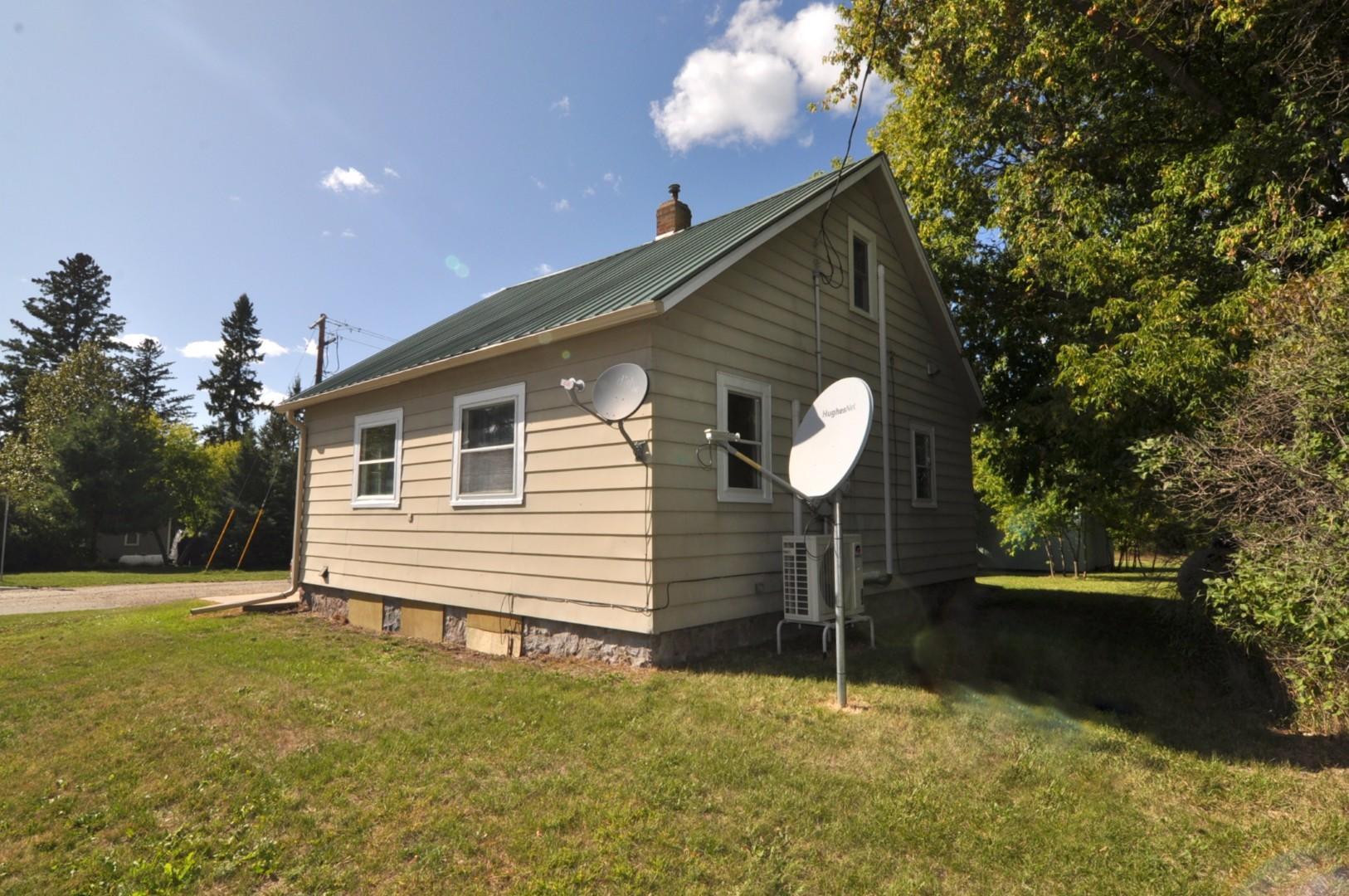 1930 single family home for sale at 10 Hillside Avenue NW in Akeley, MN — 2 bed, 1 bath (photo 2 of 24)