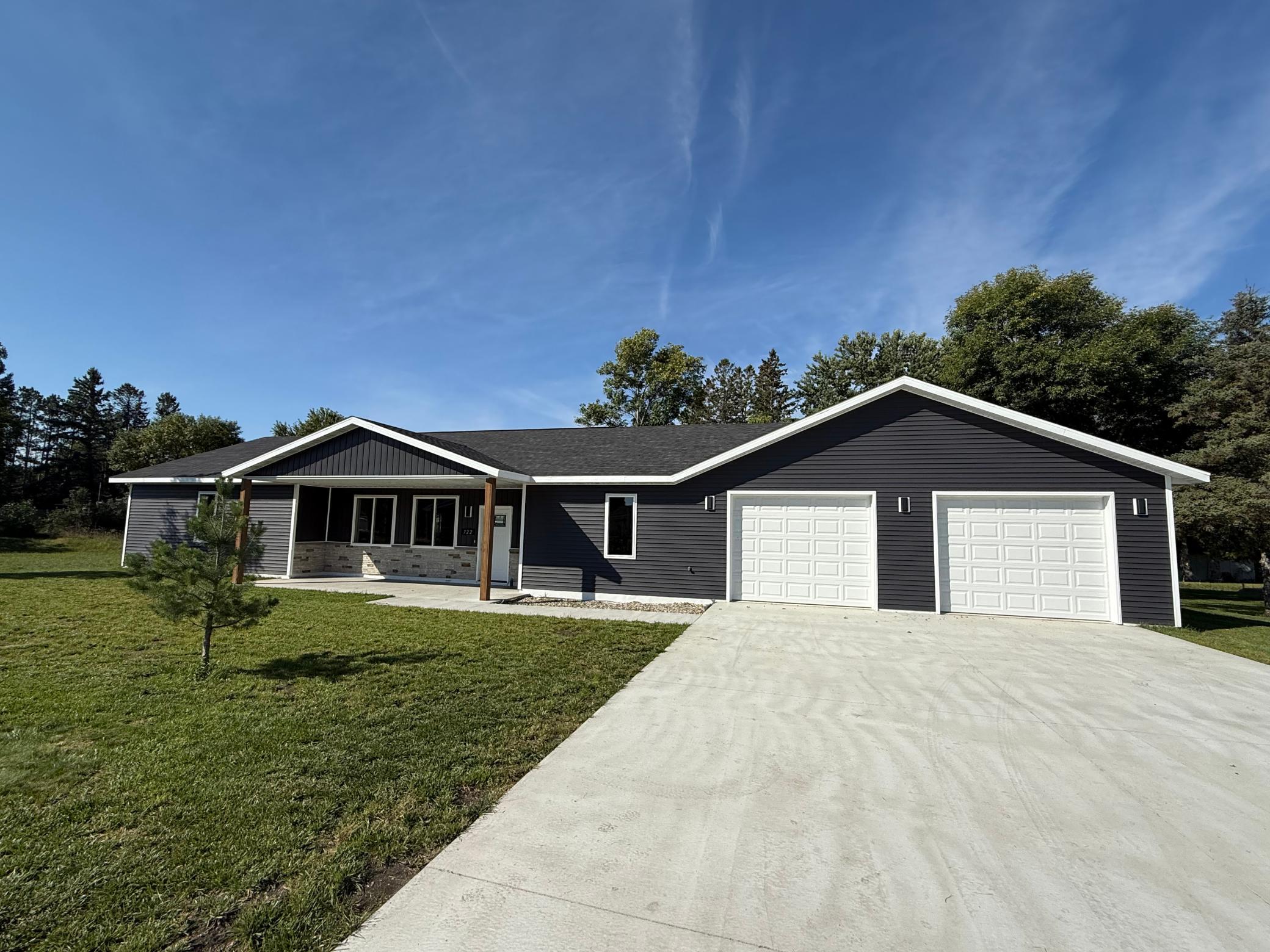 2026 single family home for sale at 722 Dandrew Lane in Detroit Lakes, MN — 3 bed, 2 bath (photo 4 of 20)