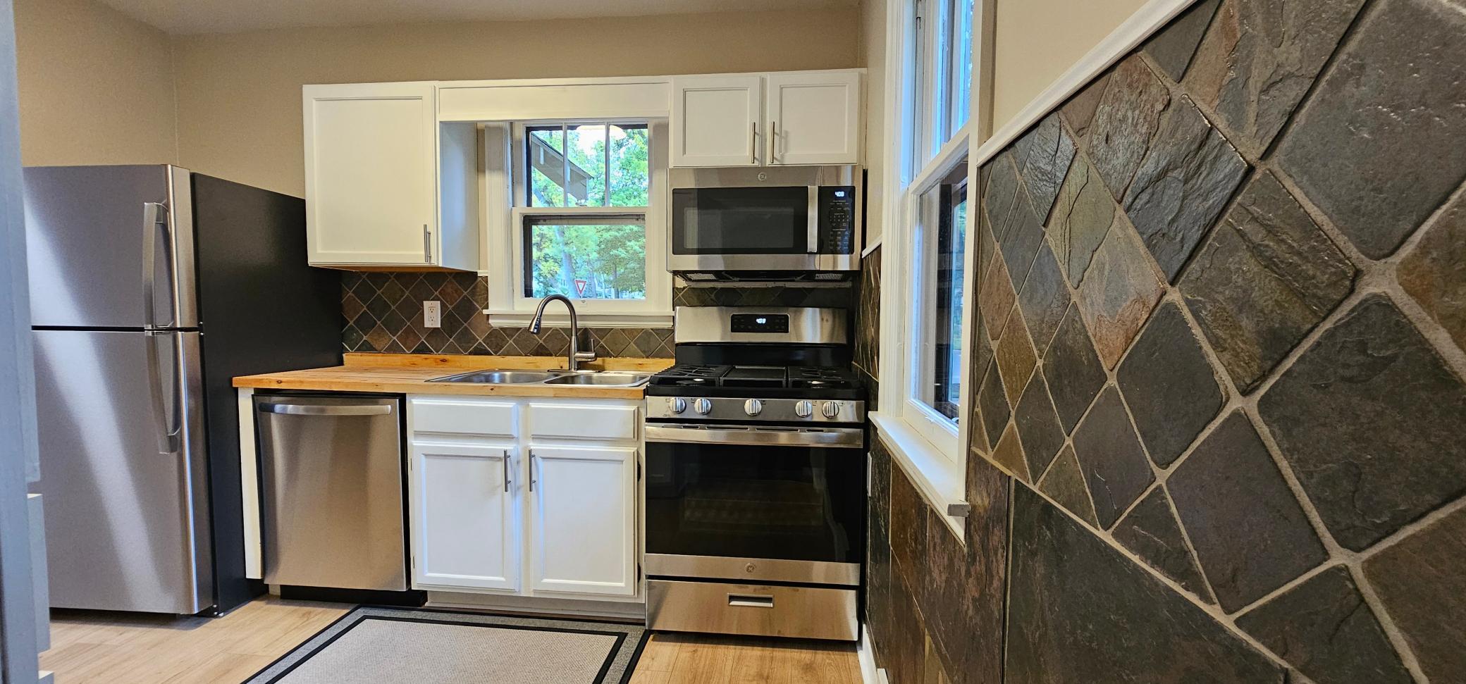 1940 single family home for sale at 329 W Birch Avenue in Fergus Falls, MN — 3 bed, 2 bath (photo 8 of 31)