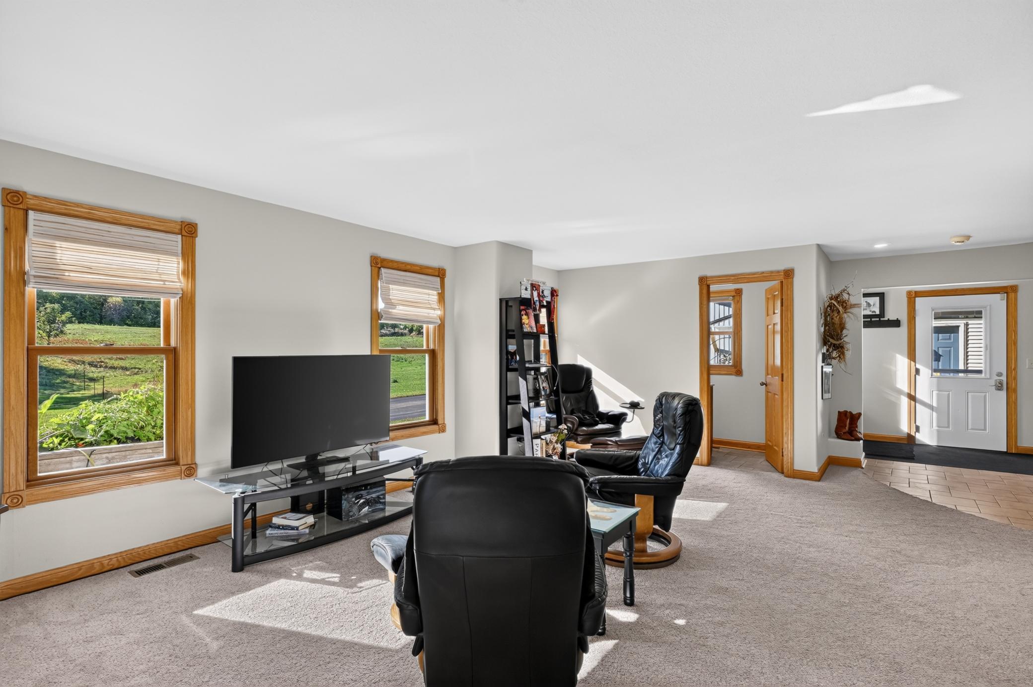 1890 single family home for sale at 1366 W Winona Road SW in Alexandria, MN — 4 bed, 3 bath (photo 11 of 57)