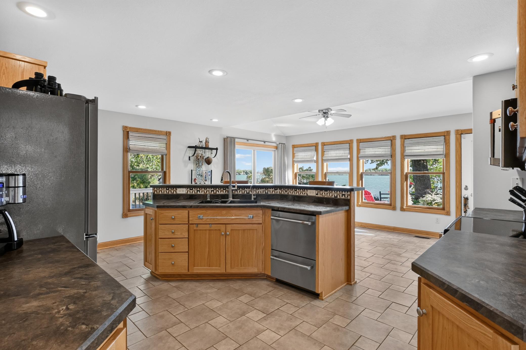 1890 single family home for sale at 1366 W Winona Road SW in Alexandria, MN — 4 bed, 3 bath (photo 16 of 57)