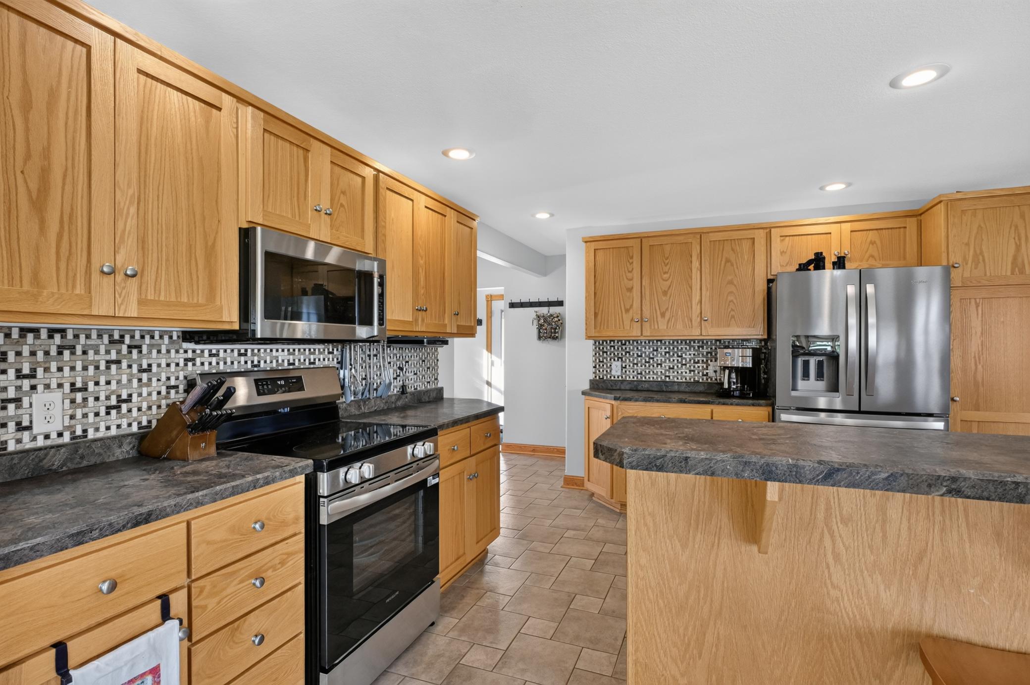 1890 single family home for sale at 1366 W Winona Road SW in Alexandria, MN — 4 bed, 3 bath (photo 18 of 57)