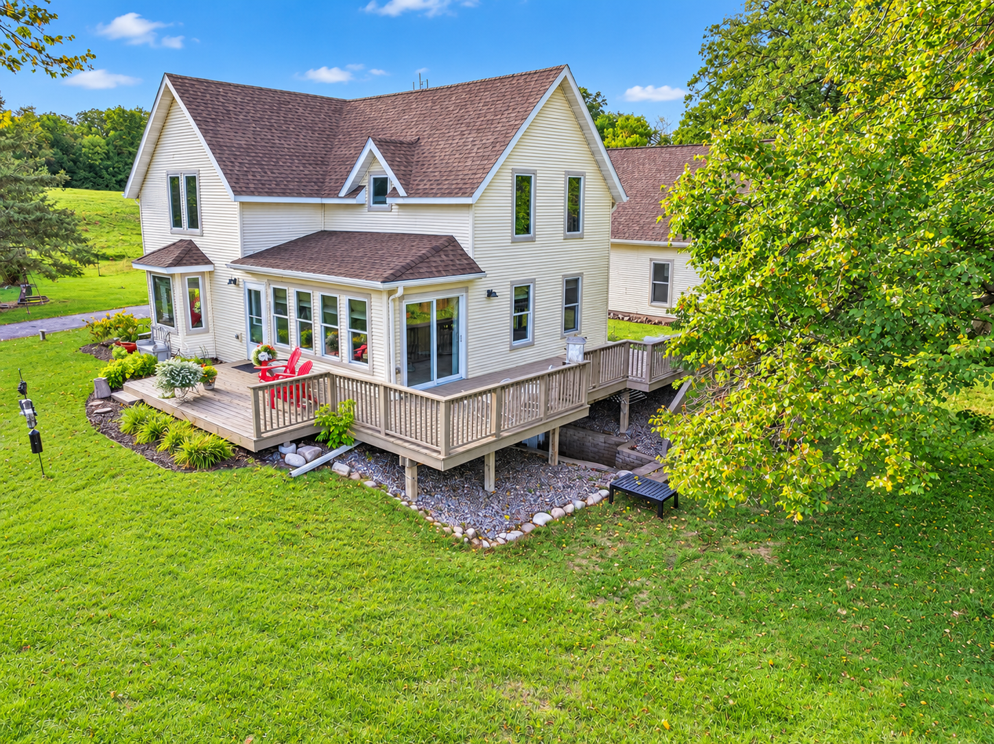 1890 single family home for sale at 1366 W Winona Road SW in Alexandria, MN — 4 bed, 3 bath (photo 3 of 57)