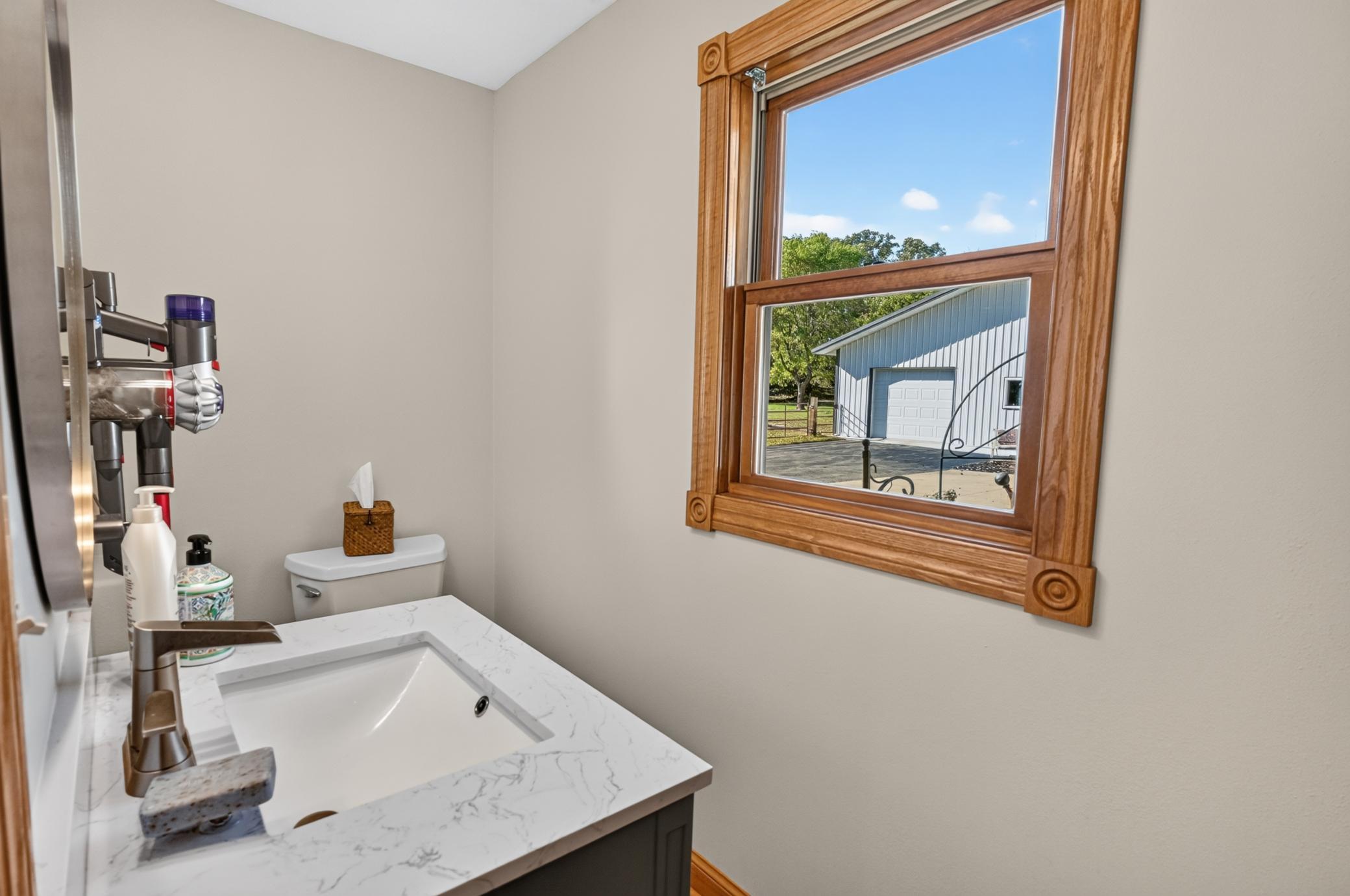 1890 single family home for sale at 1366 W Winona Road SW in Alexandria, MN — 4 bed, 3 bath (photo 23 of 57)