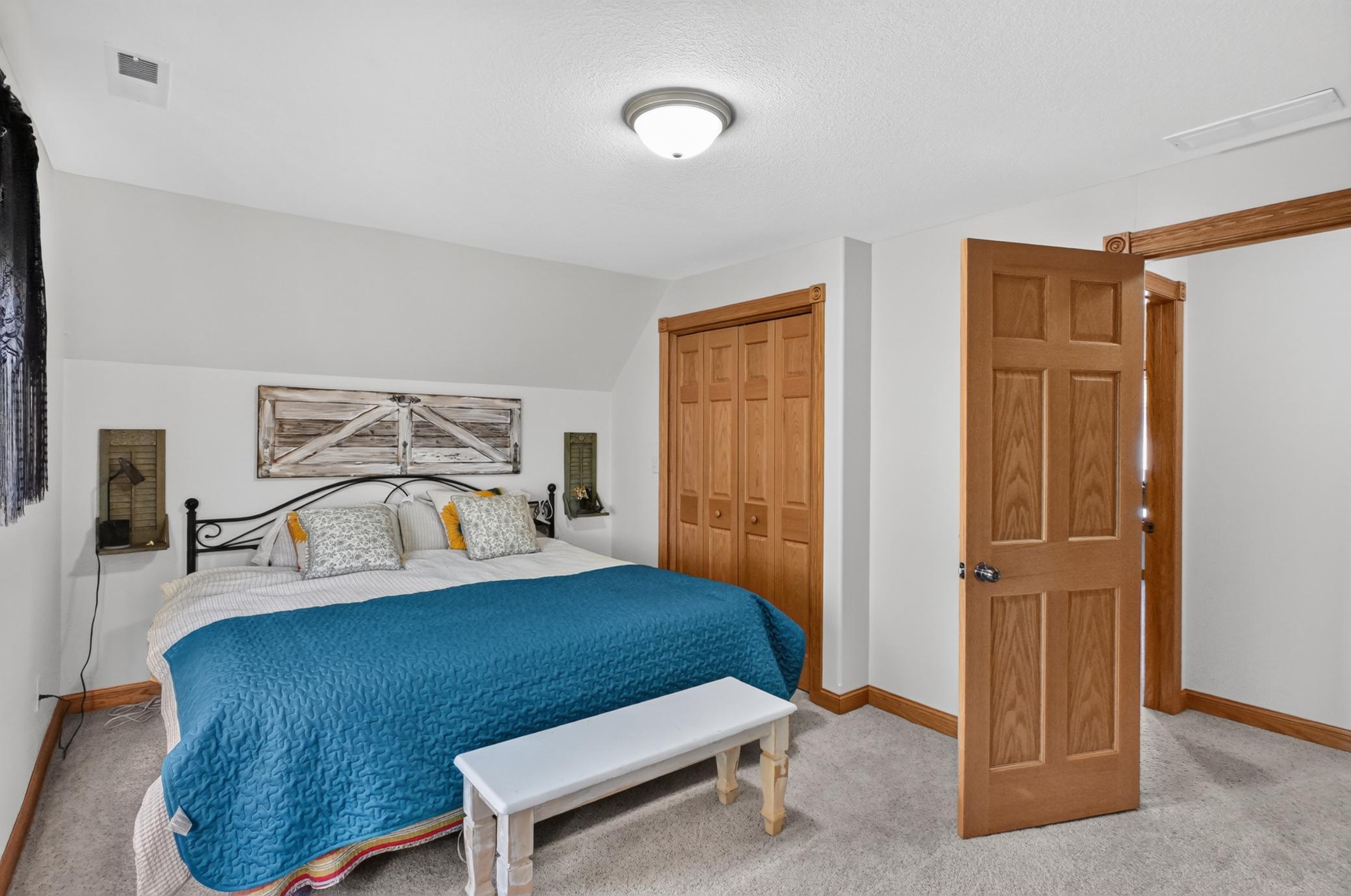 1890 single family home for sale at 1366 W Winona Road SW in Alexandria, MN — 4 bed, 3 bath (photo 28 of 57)