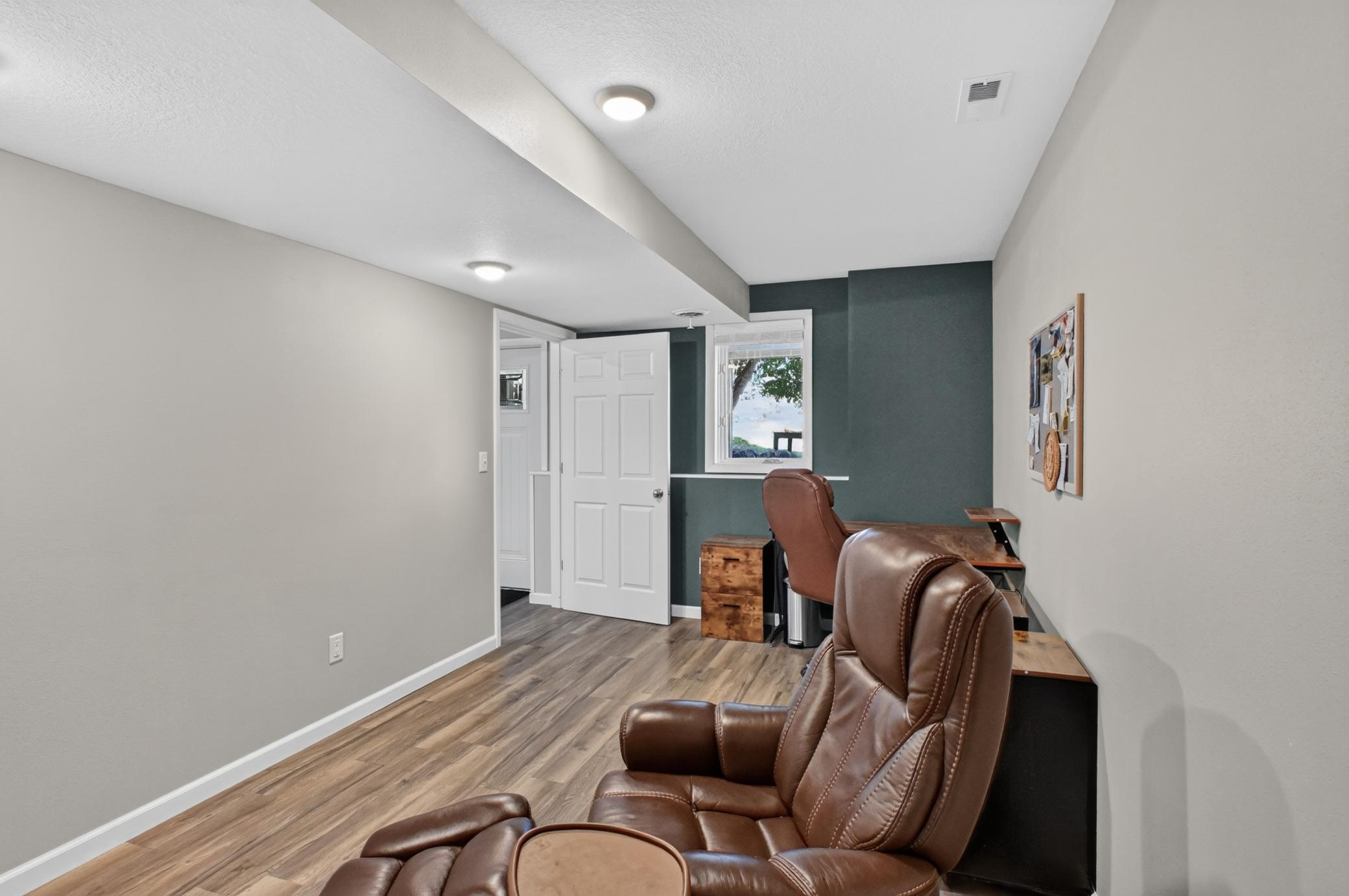 1890 single family home for sale at 1366 W Winona Road SW in Alexandria, MN — 4 bed, 3 bath (photo 37 of 57)