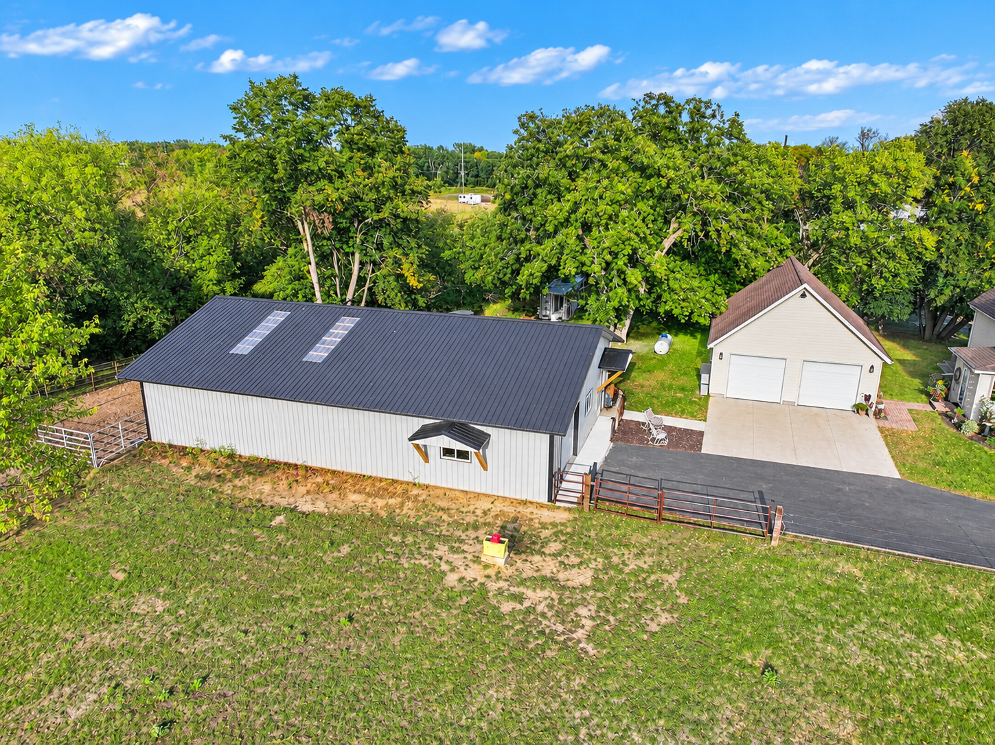 1890 single family home for sale at 1366 W Winona Road SW in Alexandria, MN — 4 bed, 3 bath (photo 48 of 57)