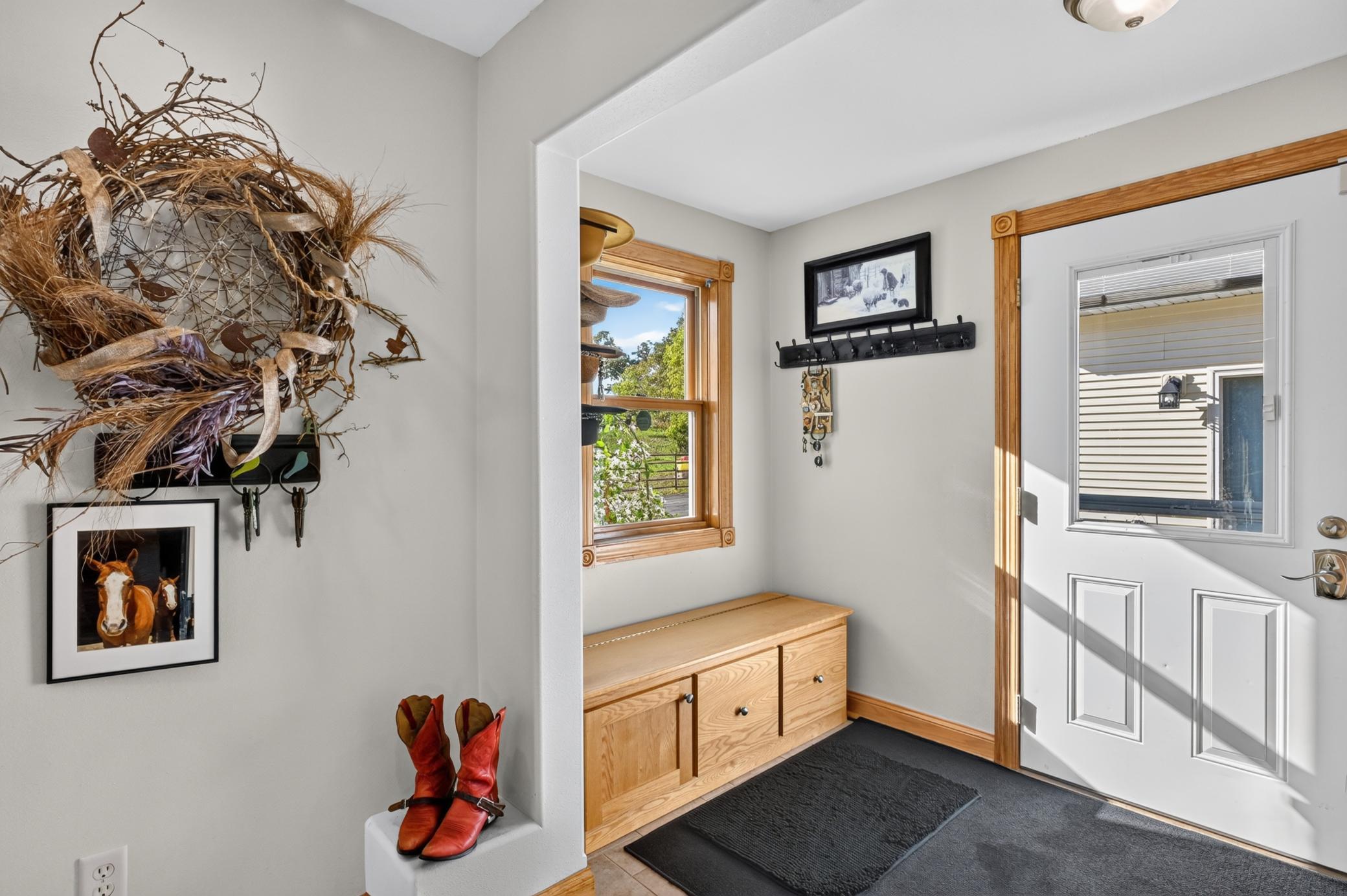1890 single family home for sale at 1366 W Winona Road SW in Alexandria, MN — 4 bed, 3 bath (photo 6 of 57)