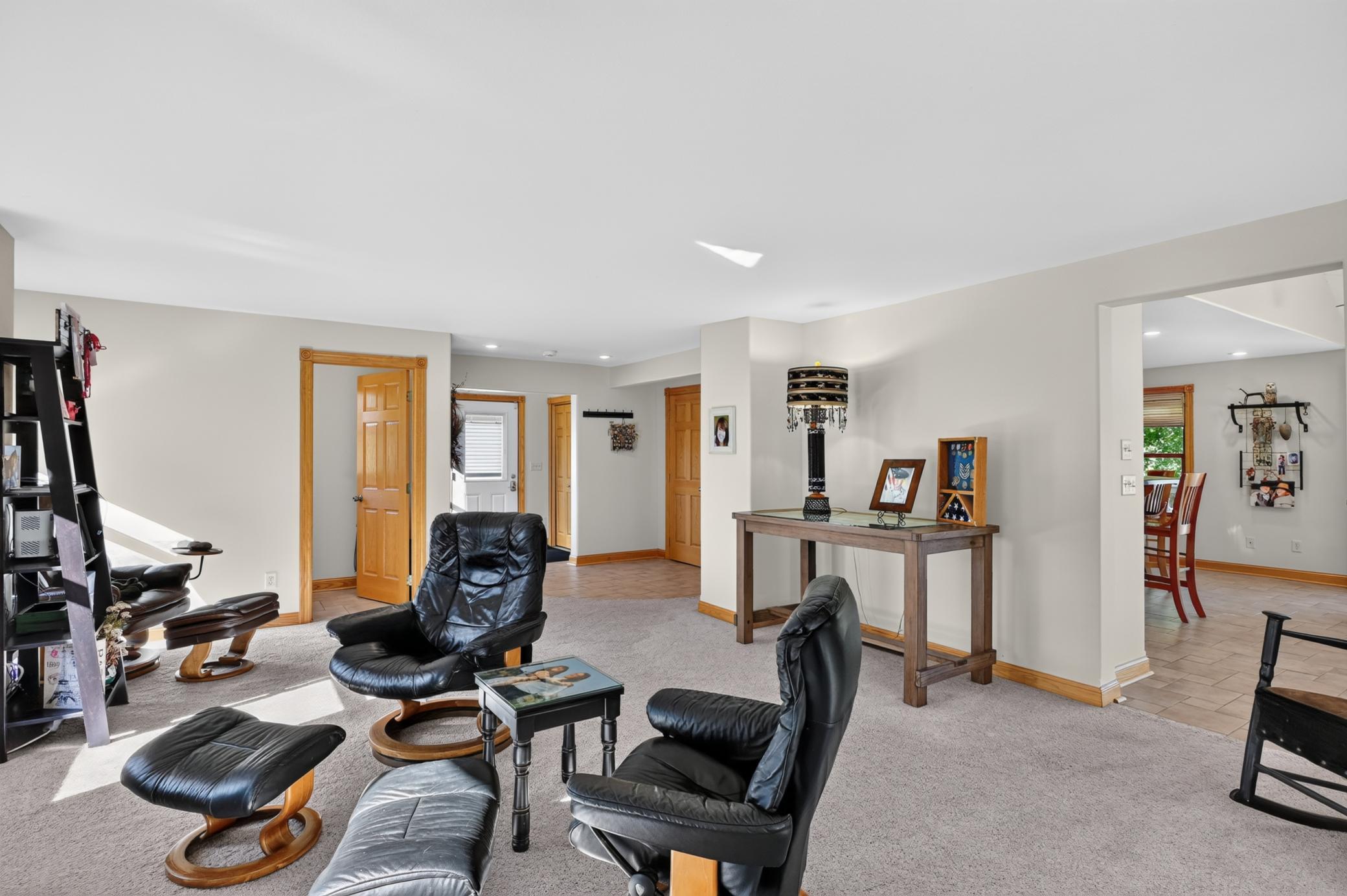 1890 single family home for sale at 1366 W Winona Road SW in Alexandria, MN — 4 bed, 3 bath (photo 10 of 57)