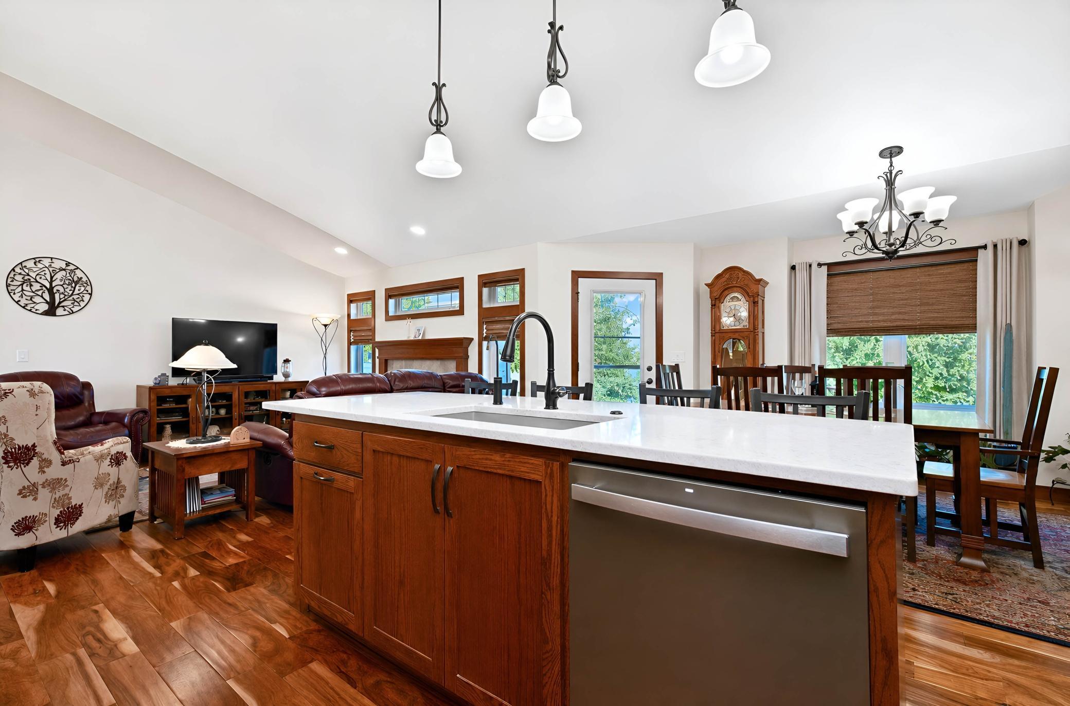 2014 single family home for sale at 3429 55th Street S in Fargo, ND — 5 bed, 3 bath (photo 11 of 49)