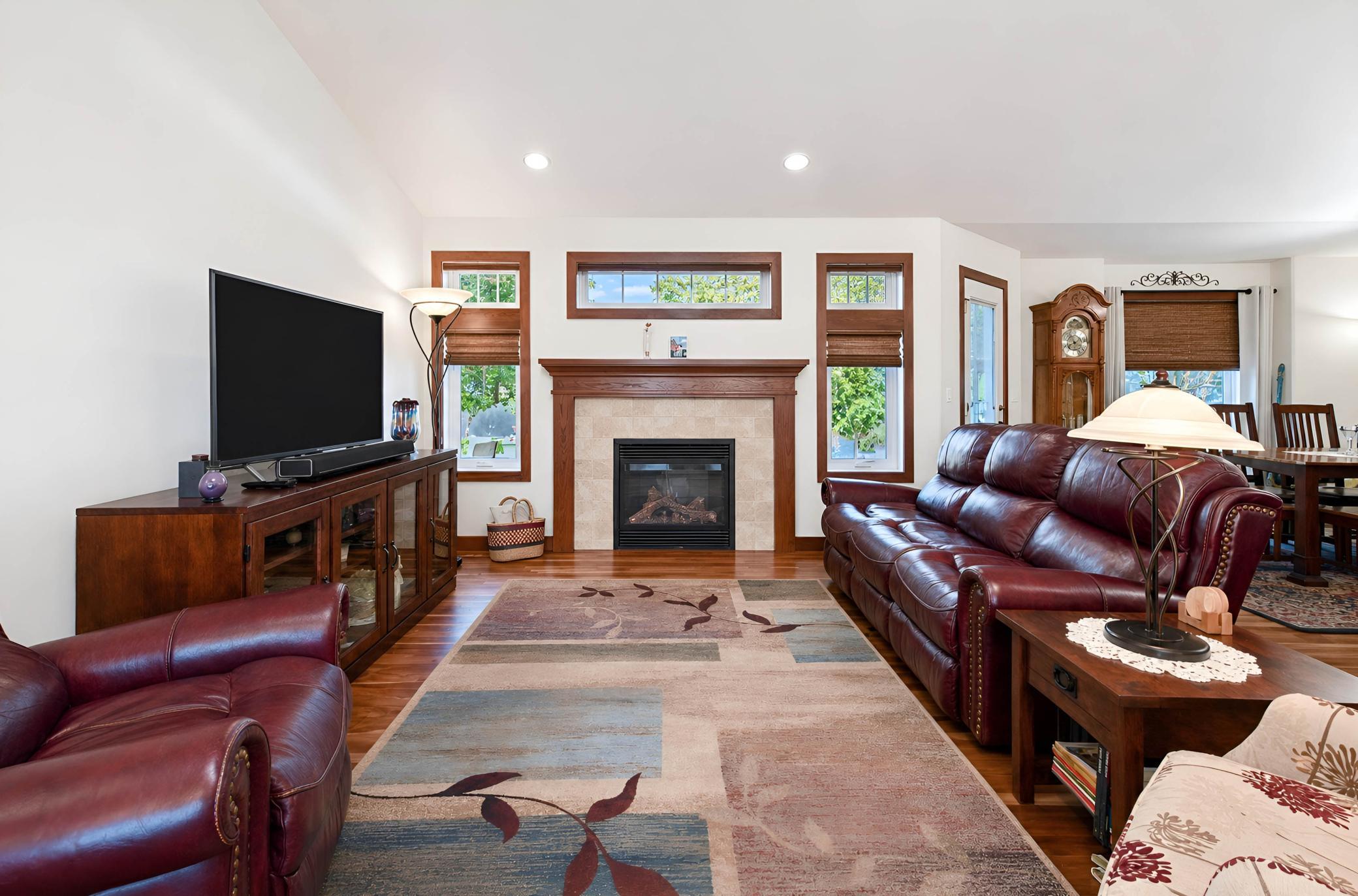 2014 single family home for sale at 3429 55th Street S in Fargo, ND — 5 bed, 3 bath (photo 5 of 49)