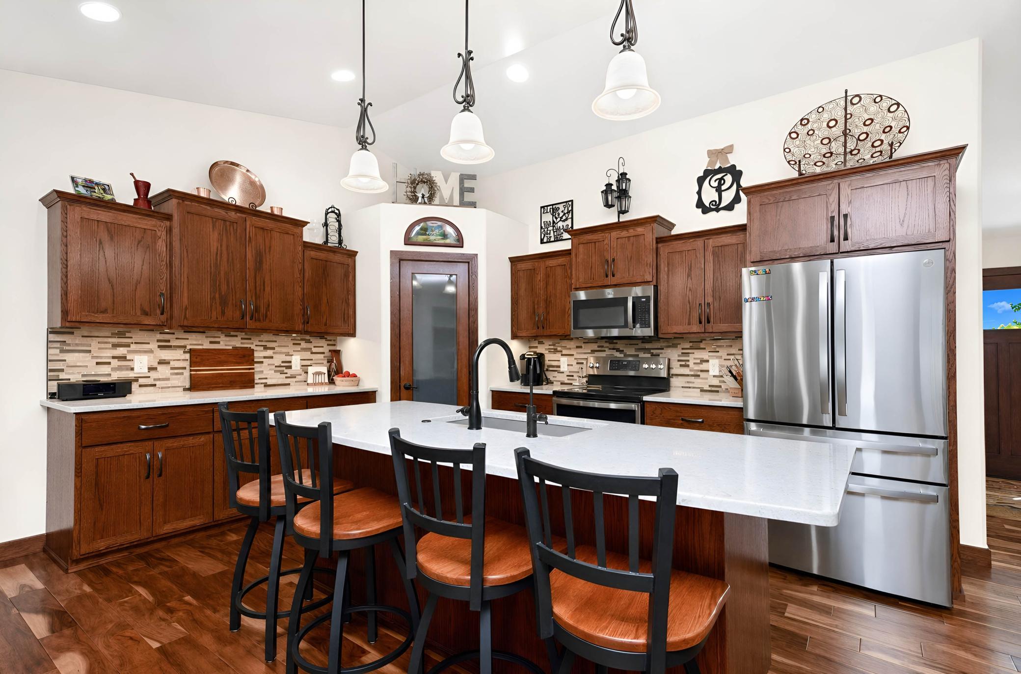 2014 single family home for sale at 3429 55th Street S in Fargo, ND — 5 bed, 3 bath (photo 8 of 49)