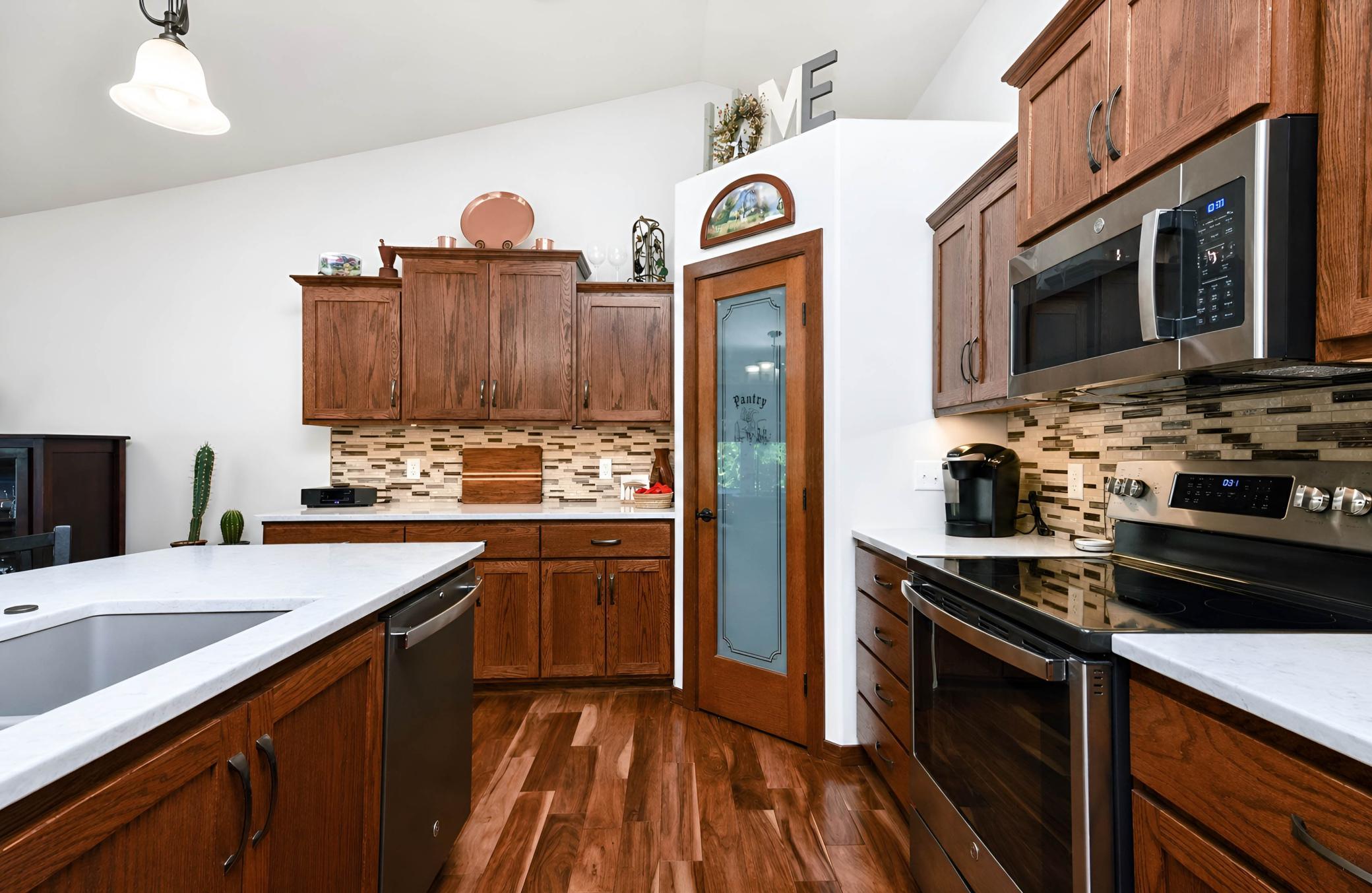 2014 single family home for sale at 3429 55th Street S in Fargo, ND — 5 bed, 3 bath (photo 9 of 49)