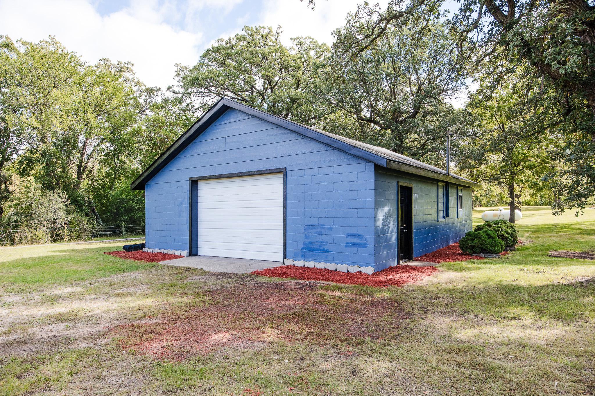 1978 single family home for sale at 21779 US Highway 59 in Detroit Lakes, MN — 3 bed, 2 bath (photo 4 of 95)