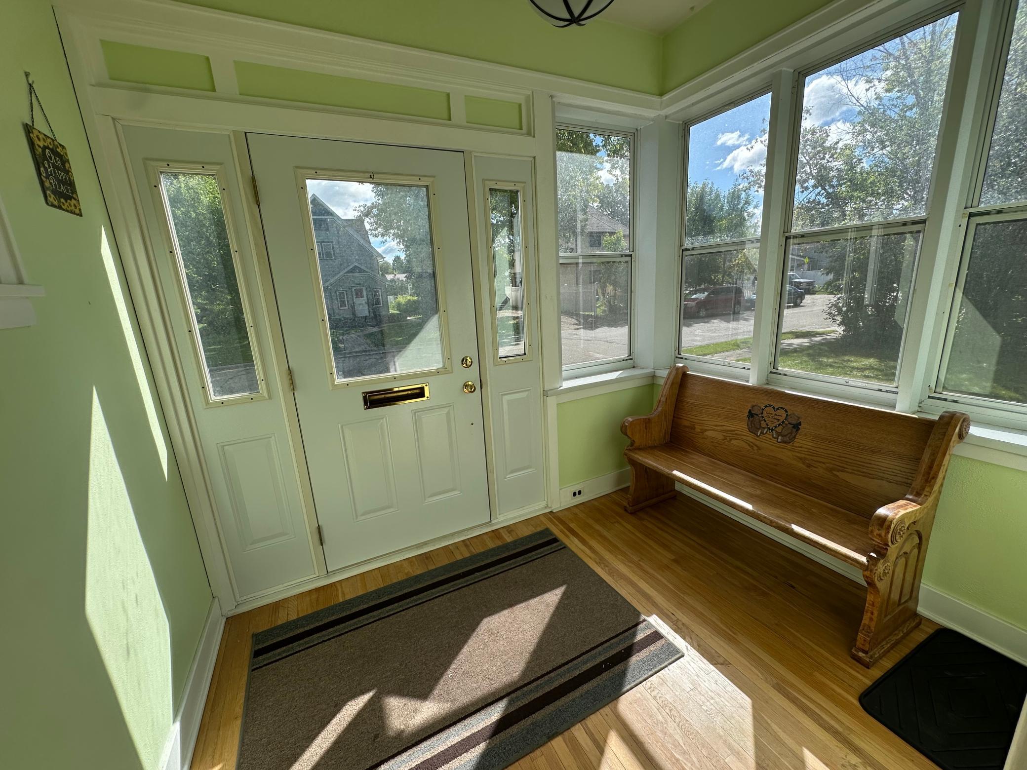 1900 single family home for sale at 115 Conley Avenue N in Thief River Falls, MN — 3 bed, 2 bath (photo 11 of 19)