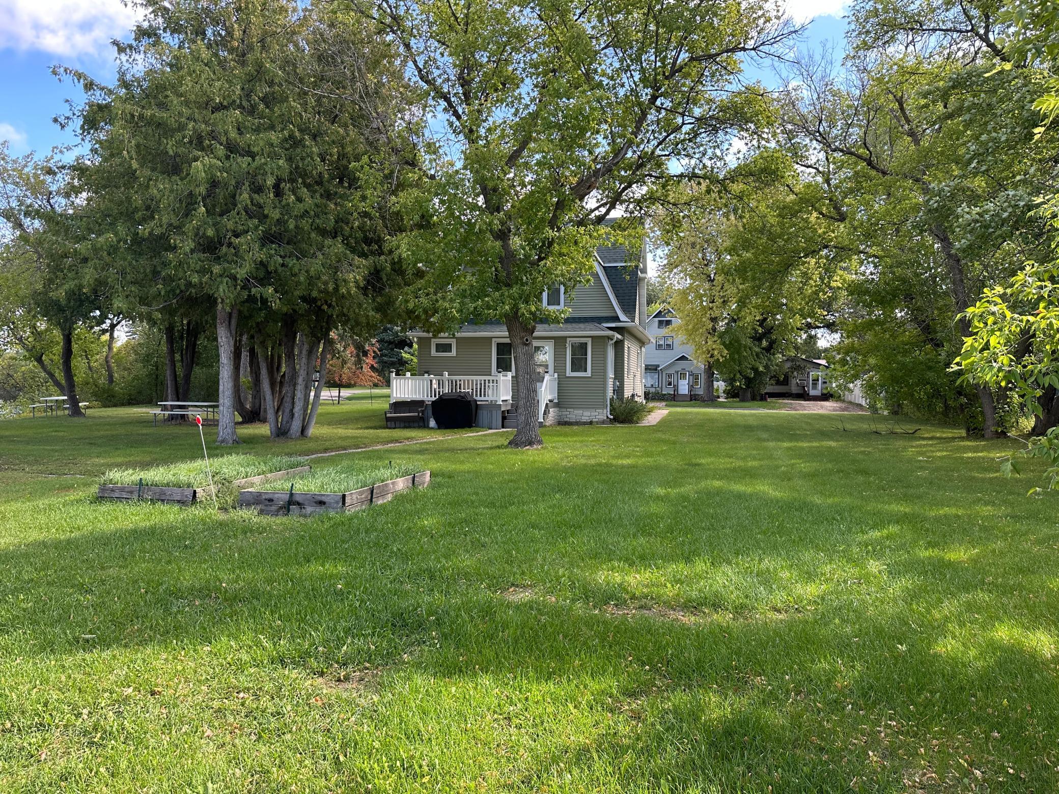 1900 single family home for sale at 115 Conley Avenue N in Thief River Falls, MN — 3 bed, 2 bath (photo 18 of 19)