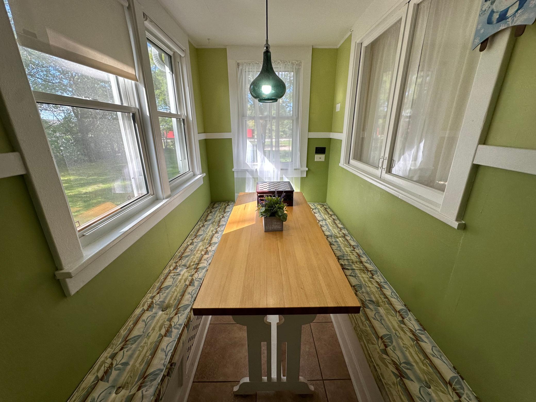 1900 single family home for sale at 115 Conley Avenue N in Thief River Falls, MN — 3 bed, 2 bath (photo 6 of 19)