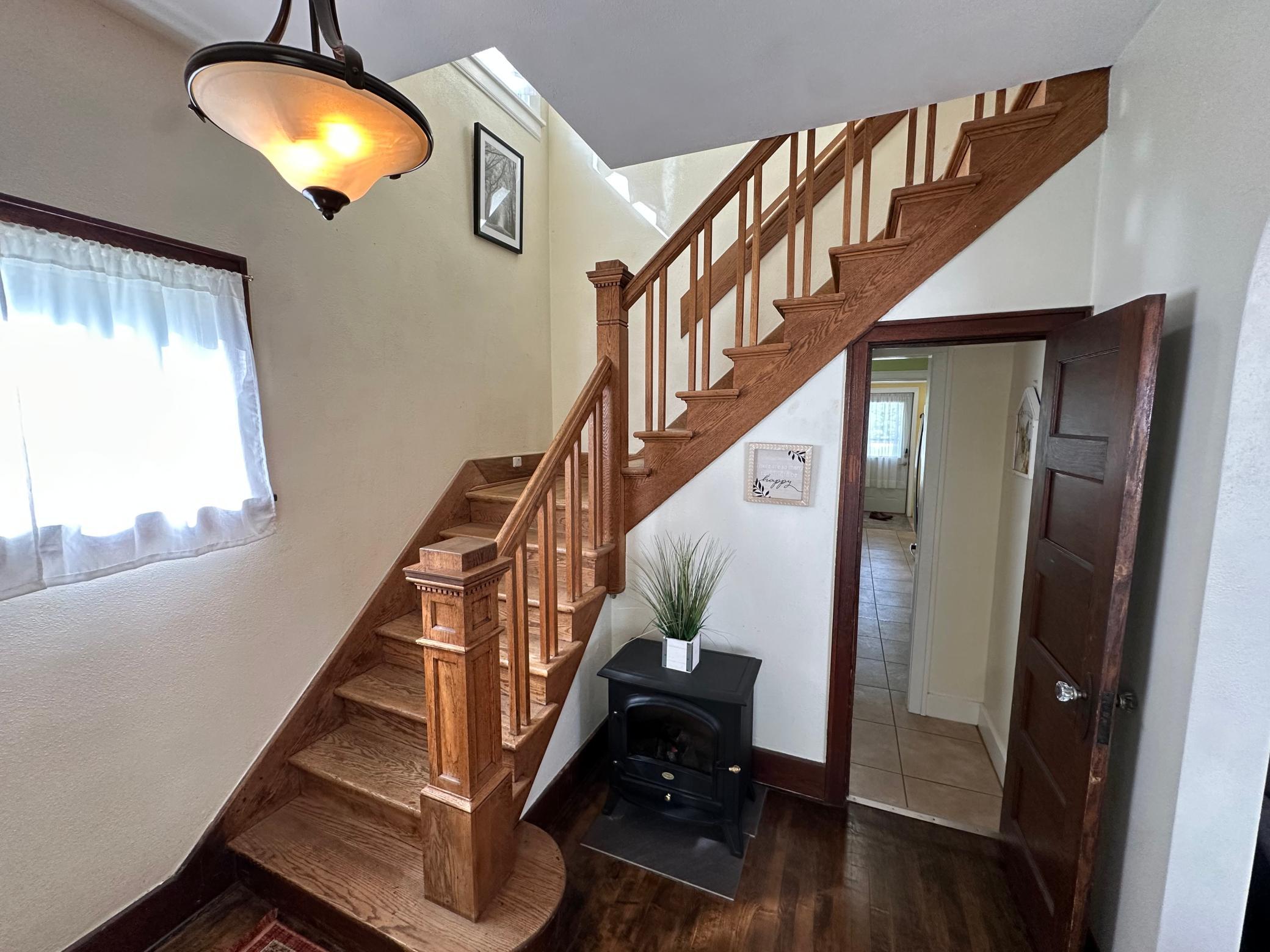 1900 single family home for sale at 115 Conley Avenue N in Thief River Falls, MN — 3 bed, 2 bath (photo 10 of 19)