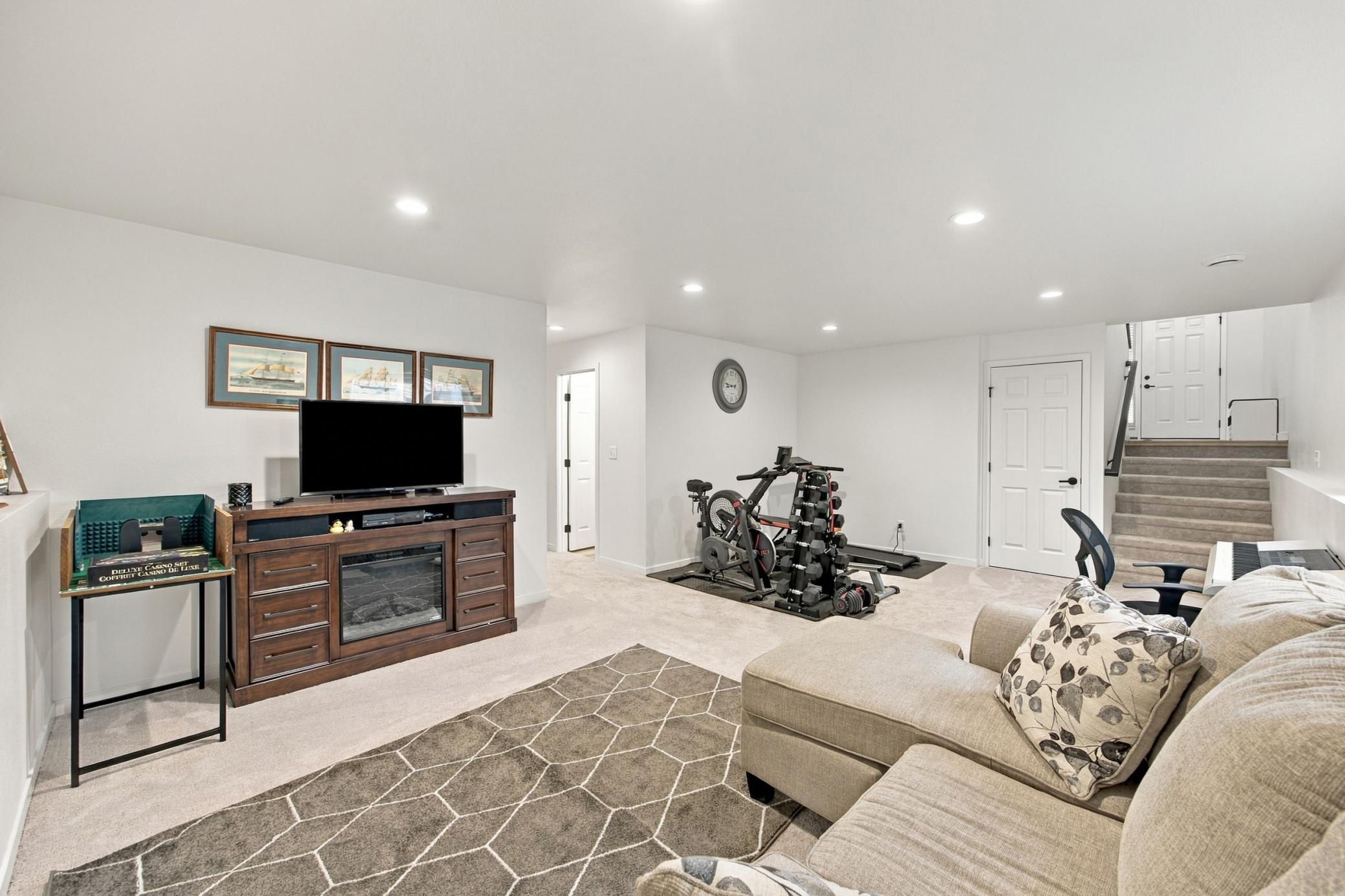 2020 single family home for sale at 6567 26th Street S in Fargo, ND — 3 bed, 3 bath (photo 31 of 50)
