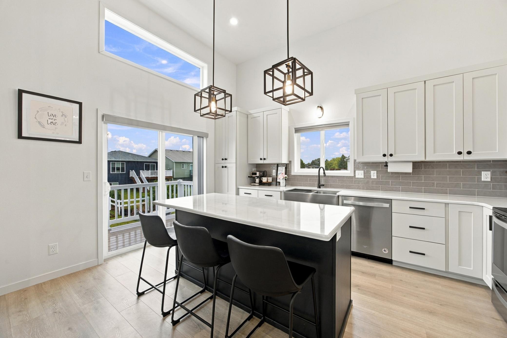 2020 single family home for sale at 6567 26th Street S in Fargo, ND — 3 bed, 3 bath (photo 7 of 50)
